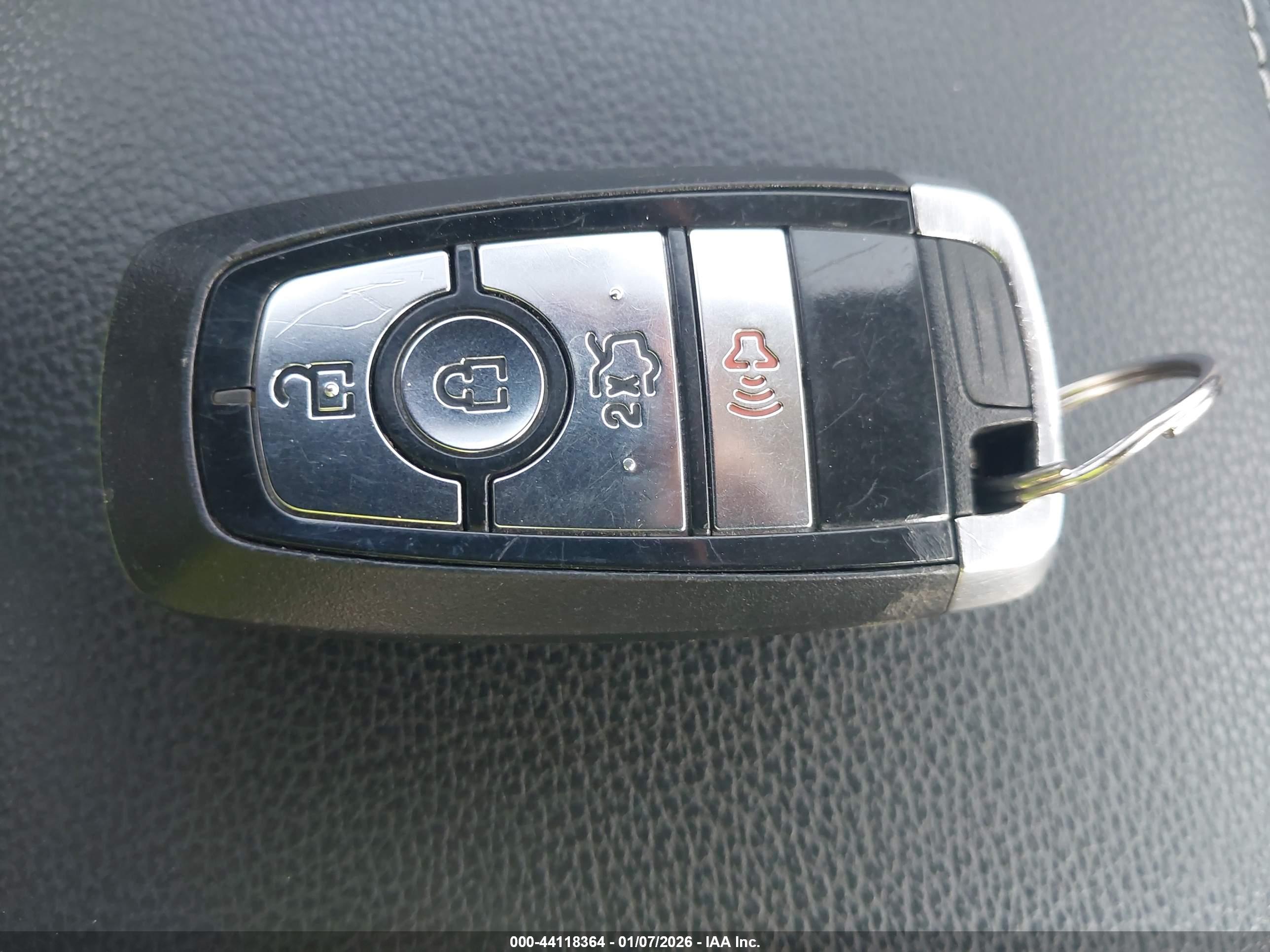 FORD FUSION image 11