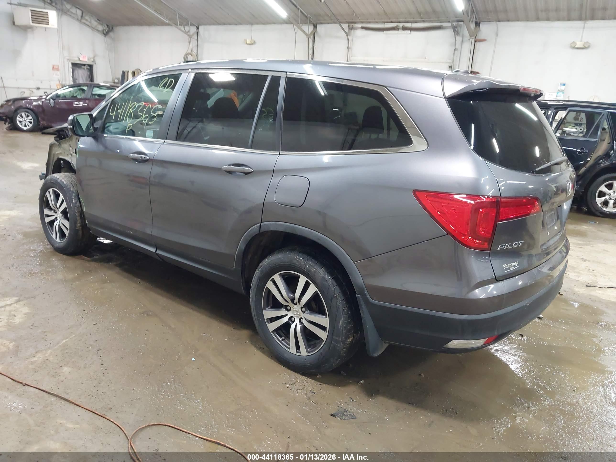 HONDA PILOT image 3