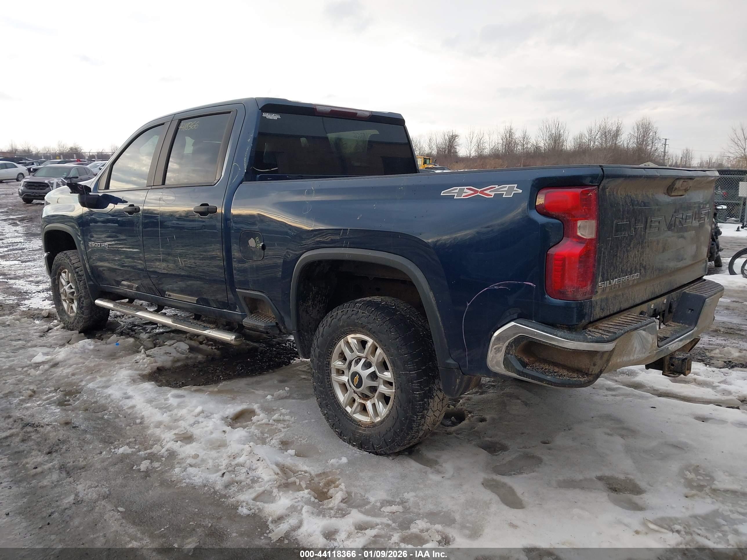 CHEVROLET SILVERADO image 3
