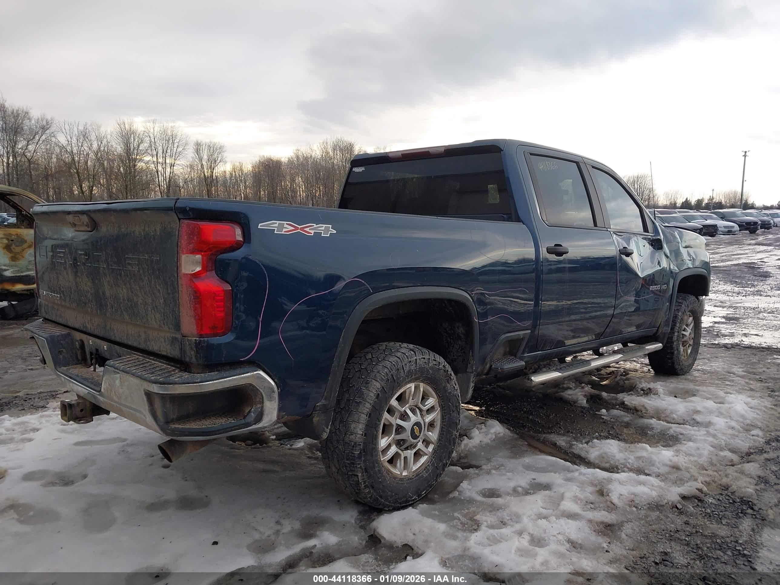 CHEVROLET SILVERADO image 4