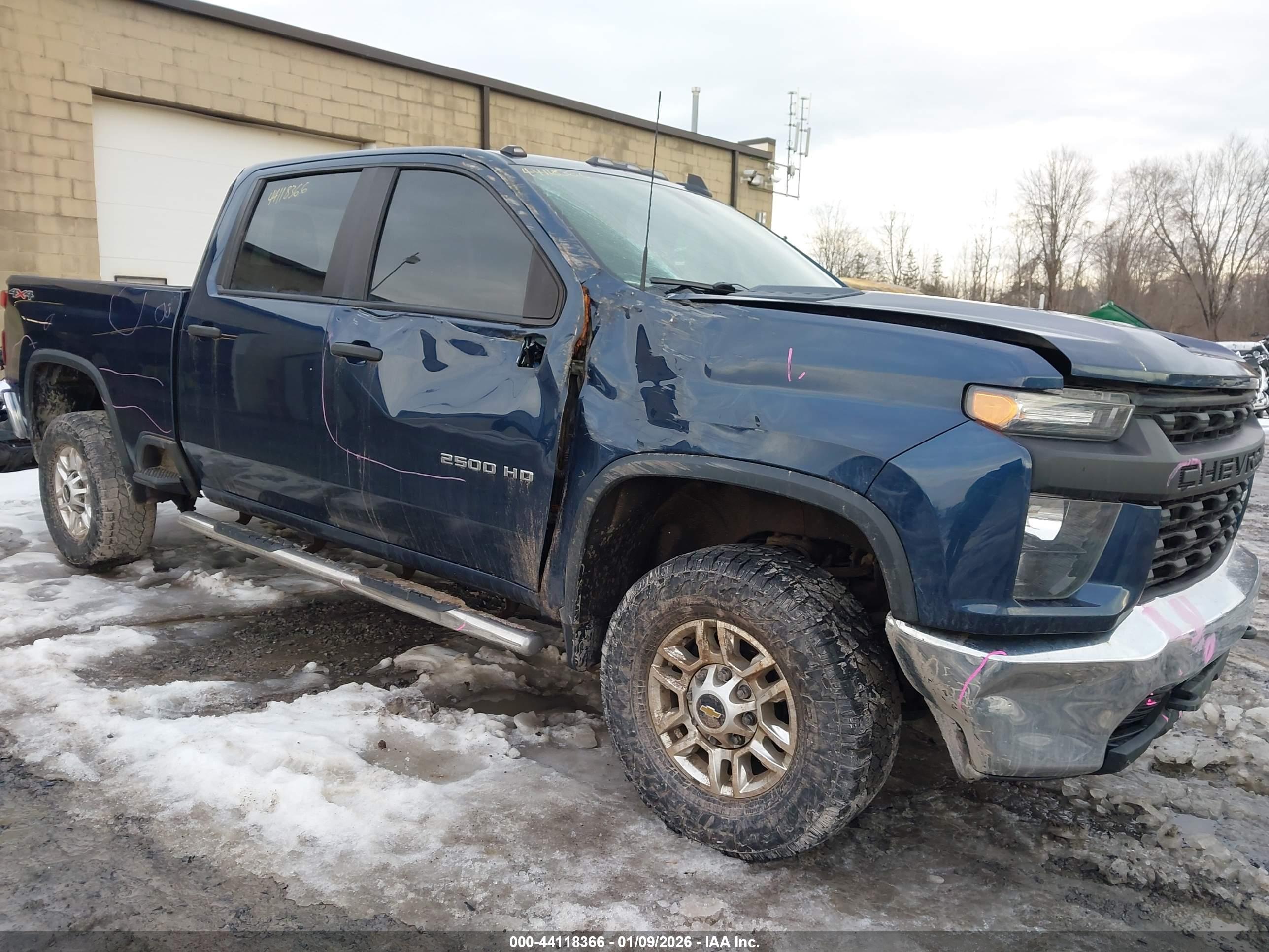 CHEVROLET SILVERADO image 6