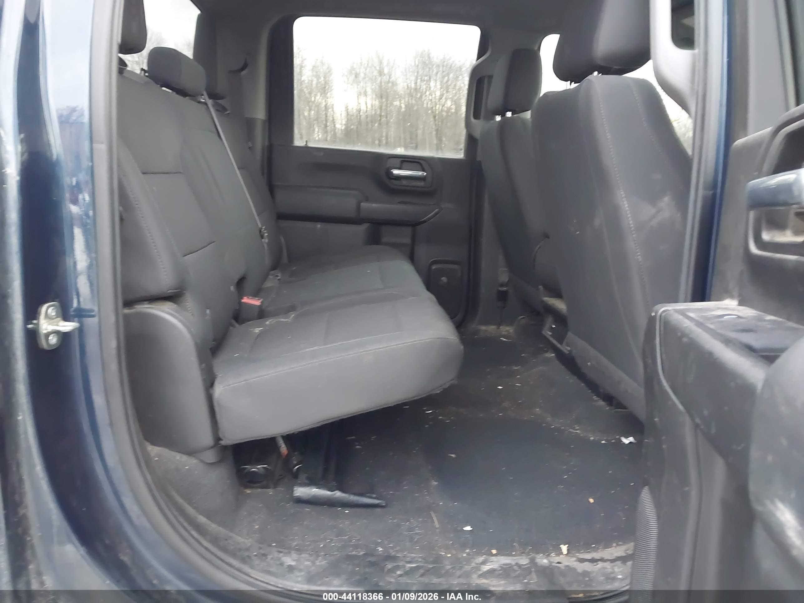 CHEVROLET SILVERADO image 8