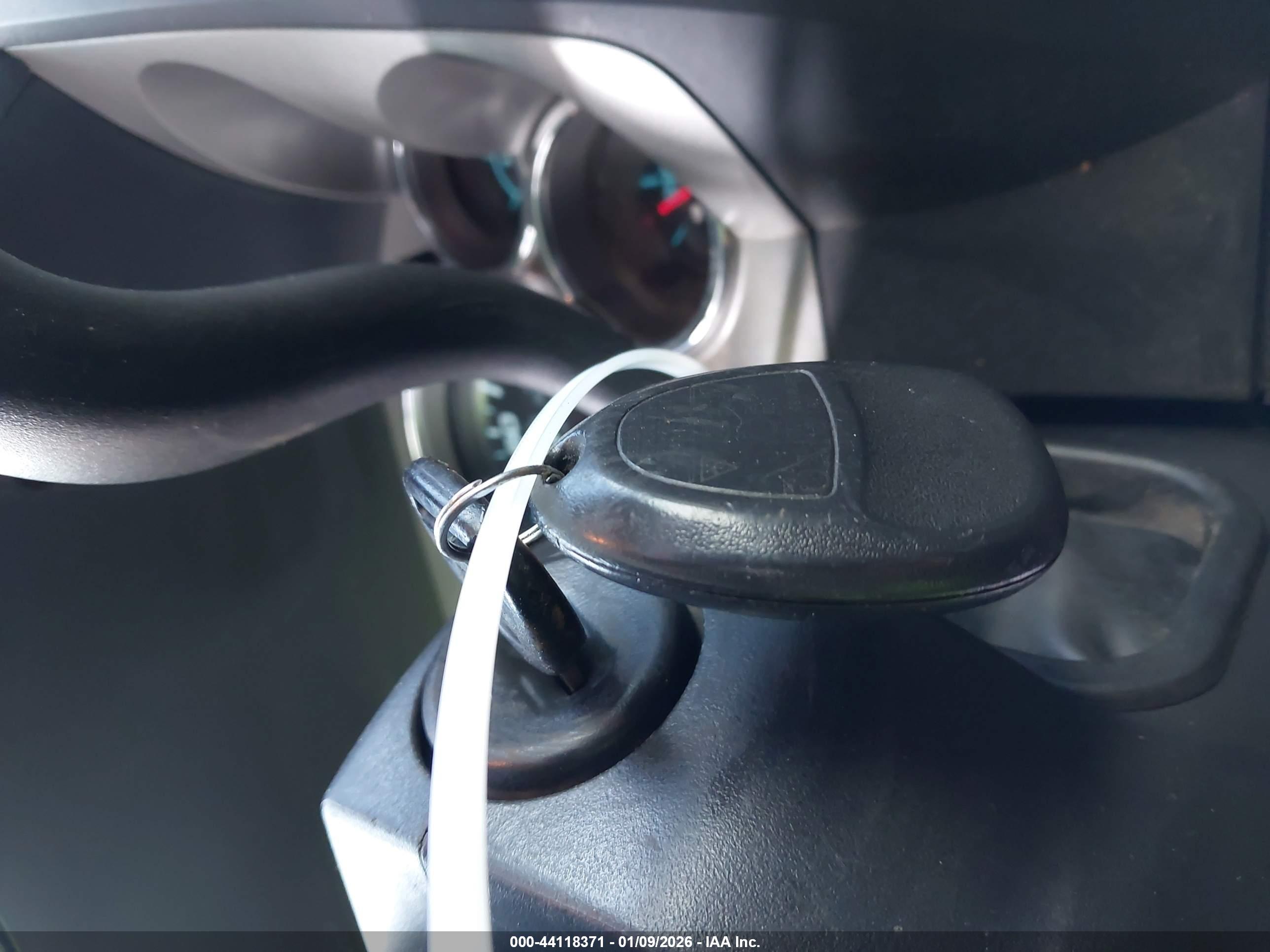 GMC SIERRA image 11