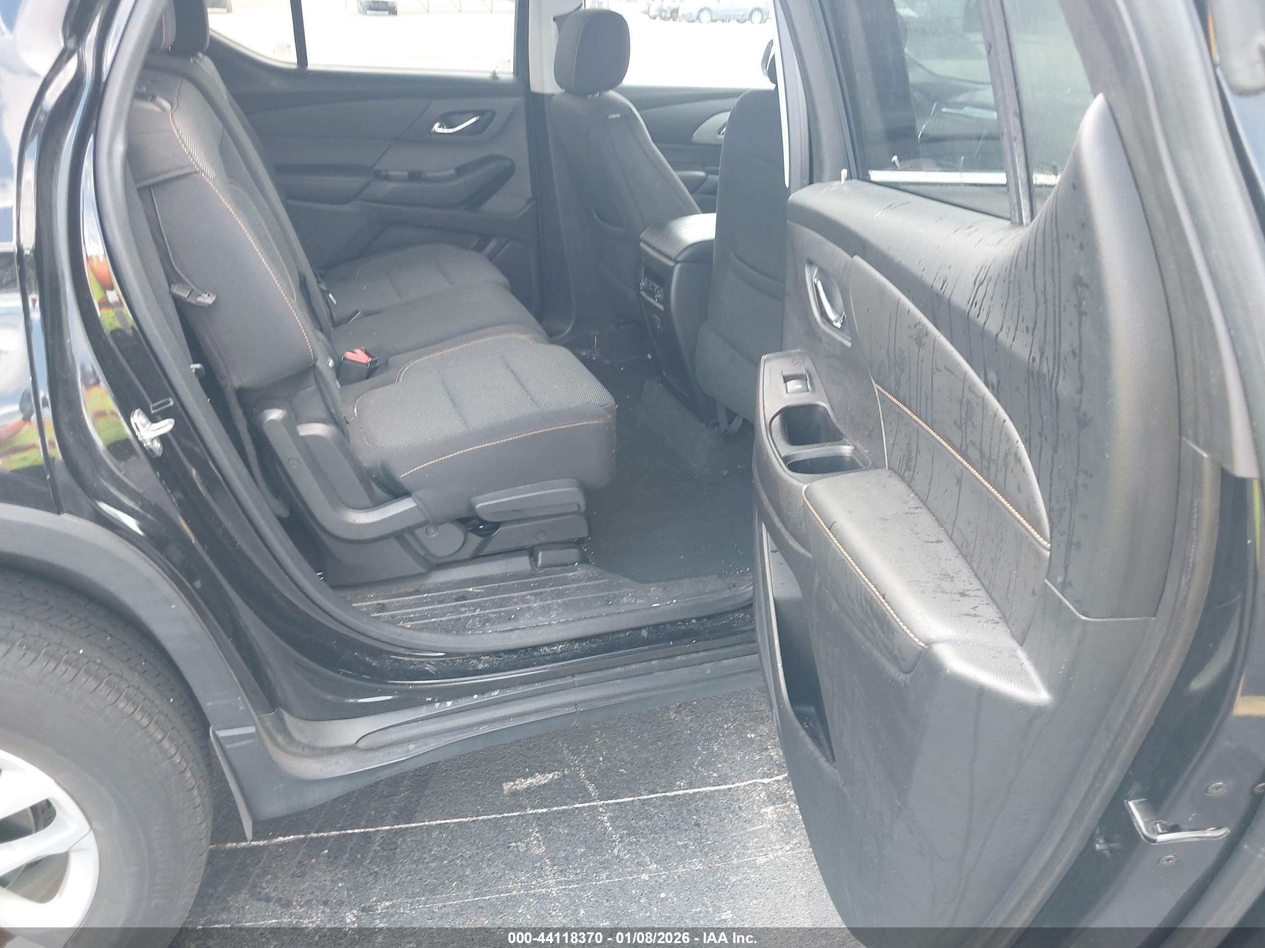 CHEVROLET TRAVERSE image 8