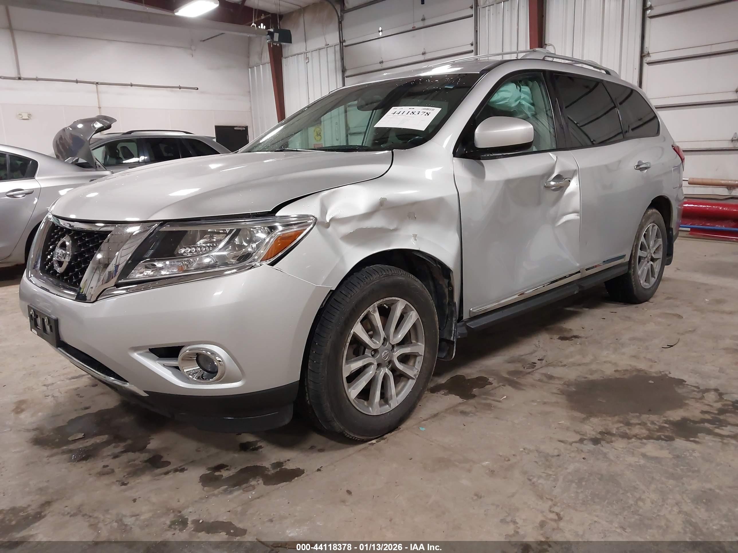 NISSAN PATHFINDER image 2