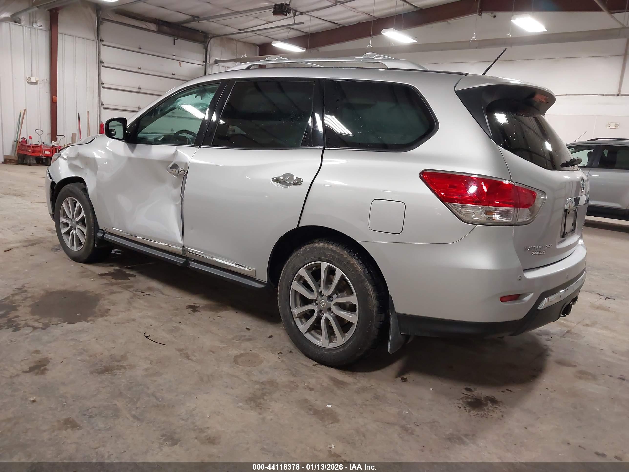 NISSAN PATHFINDER image 3