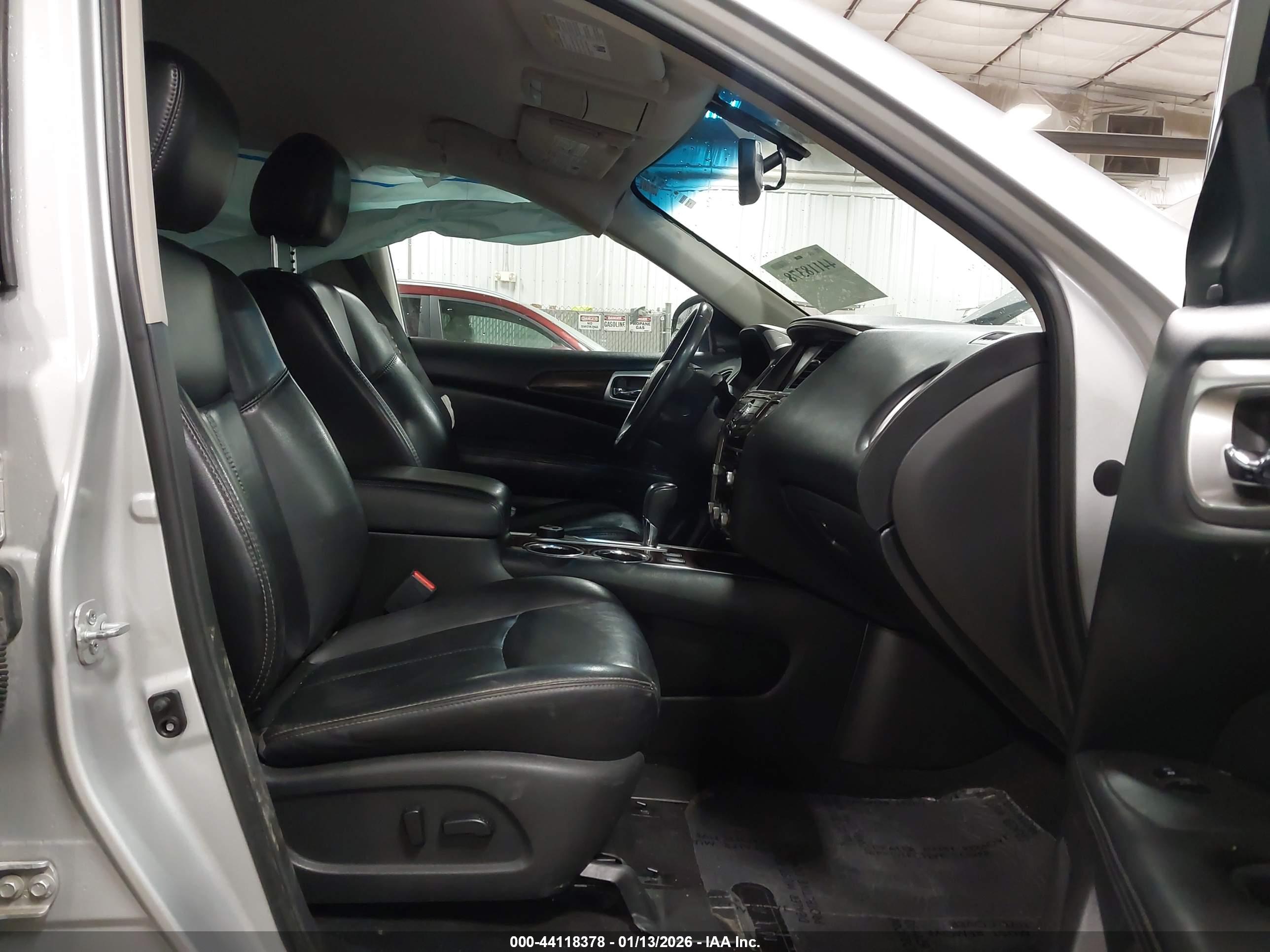 NISSAN PATHFINDER image 5