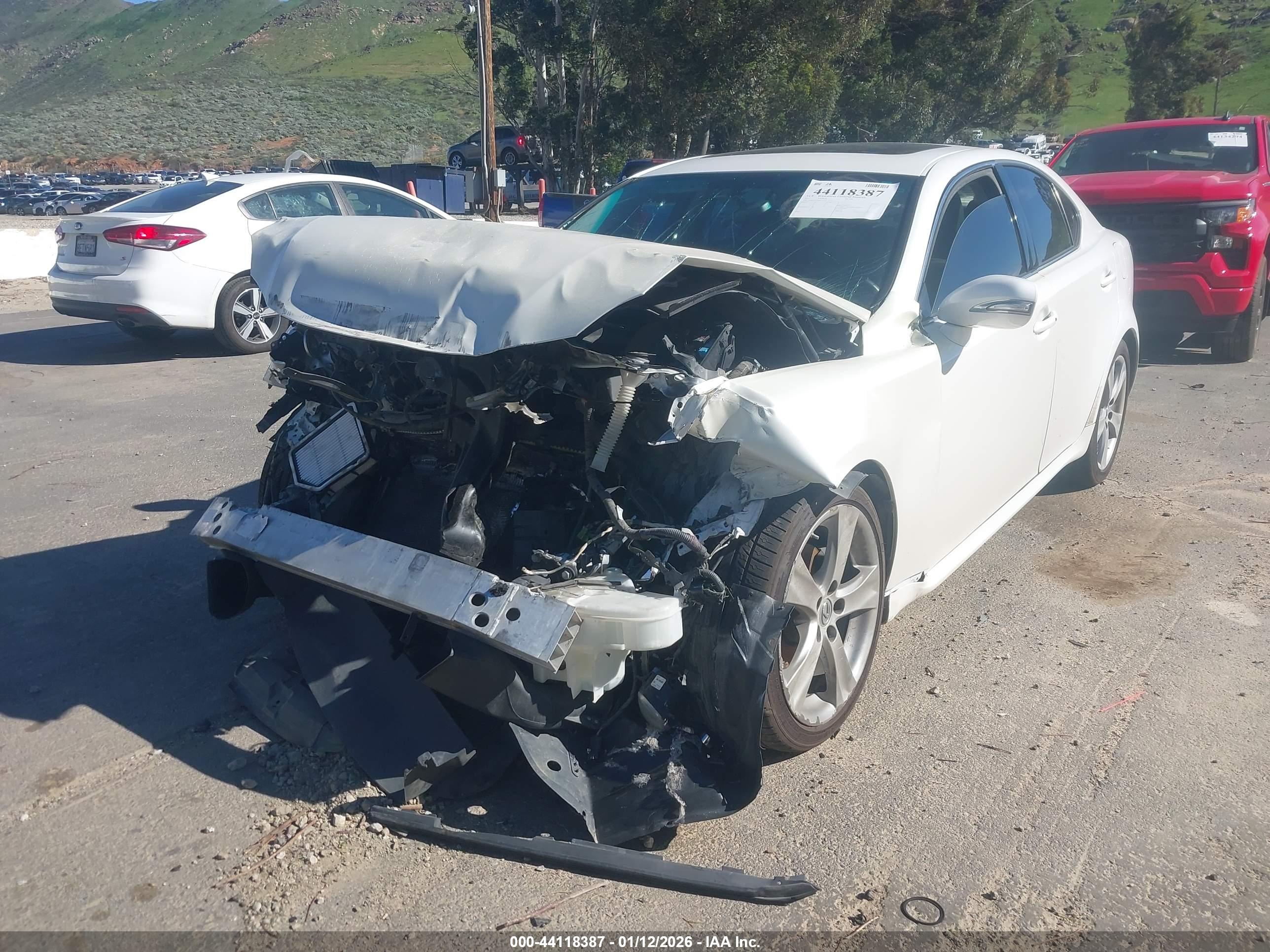 LEXUS IS image 2