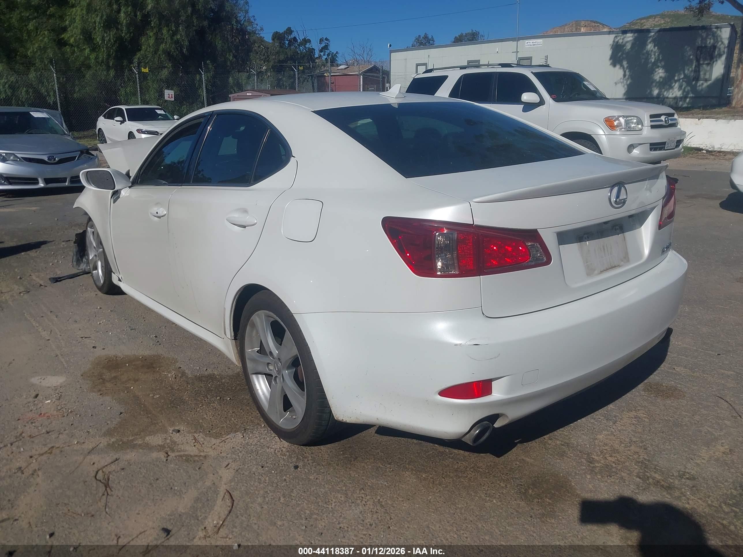 LEXUS IS image 3