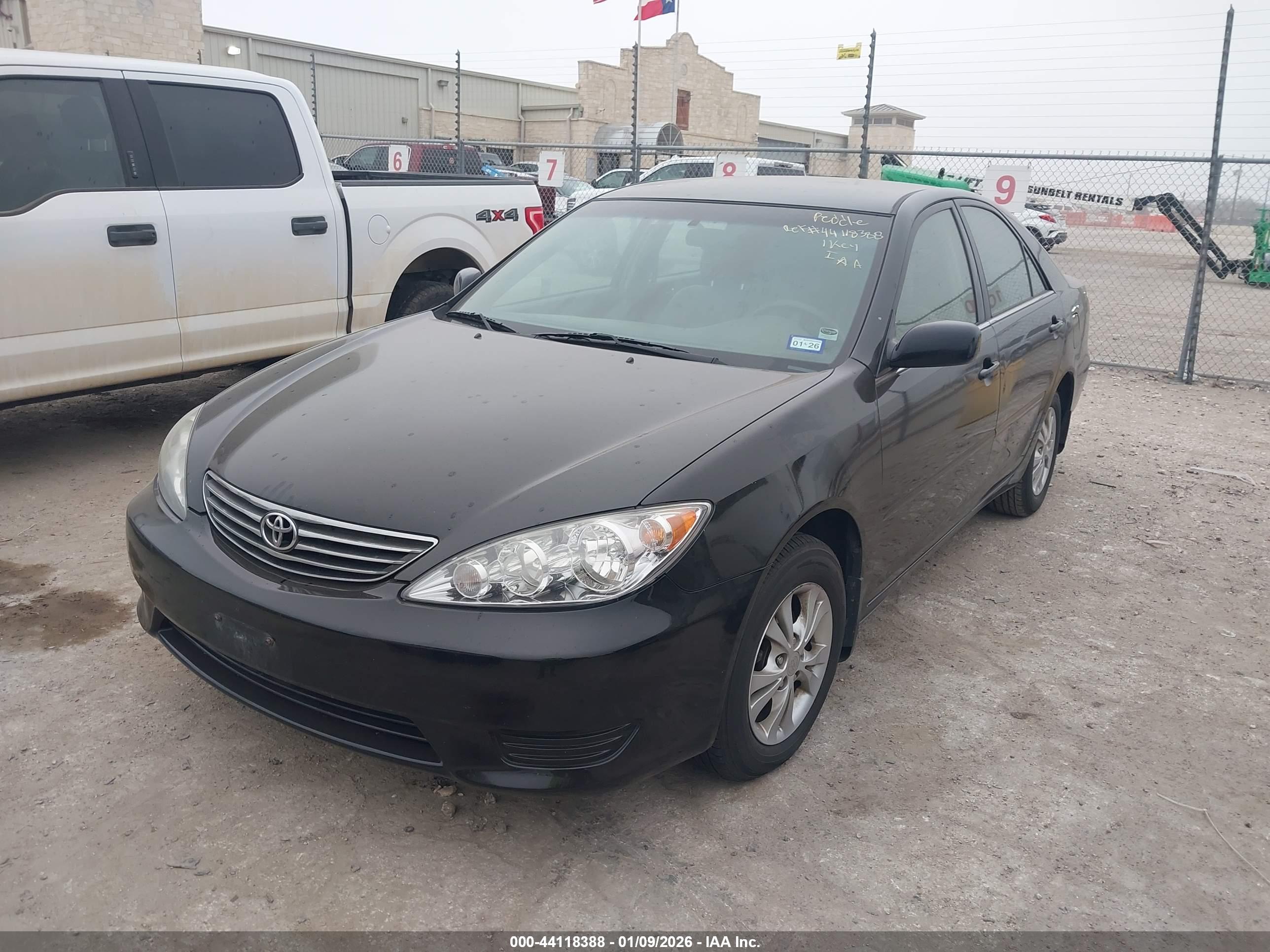 TOYOTA CAMRY image 6