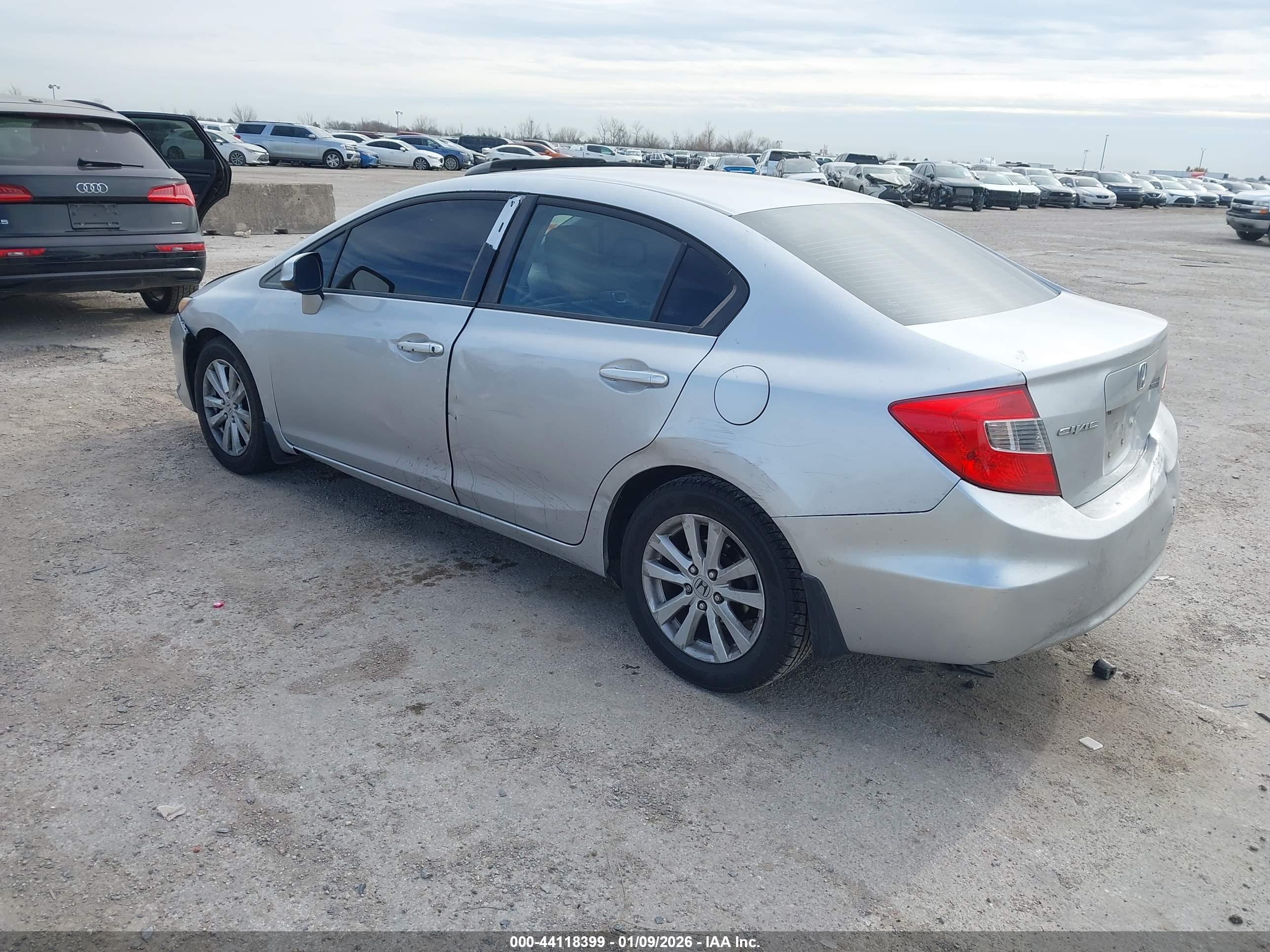 HONDA CIVIC image 3