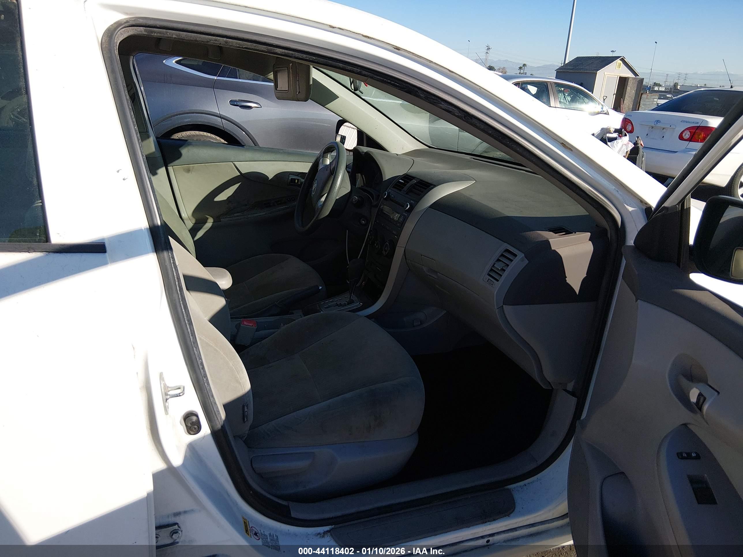 TOYOTA COROLLA image 5
