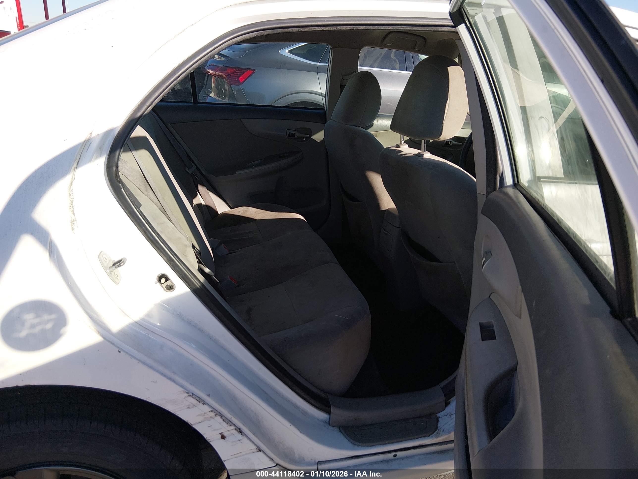 TOYOTA COROLLA image 8