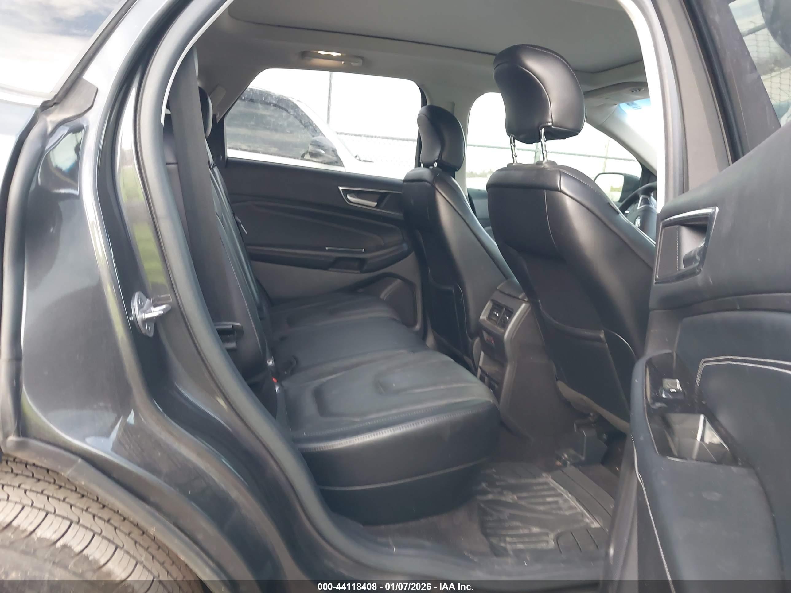 FORD EDGE image 8