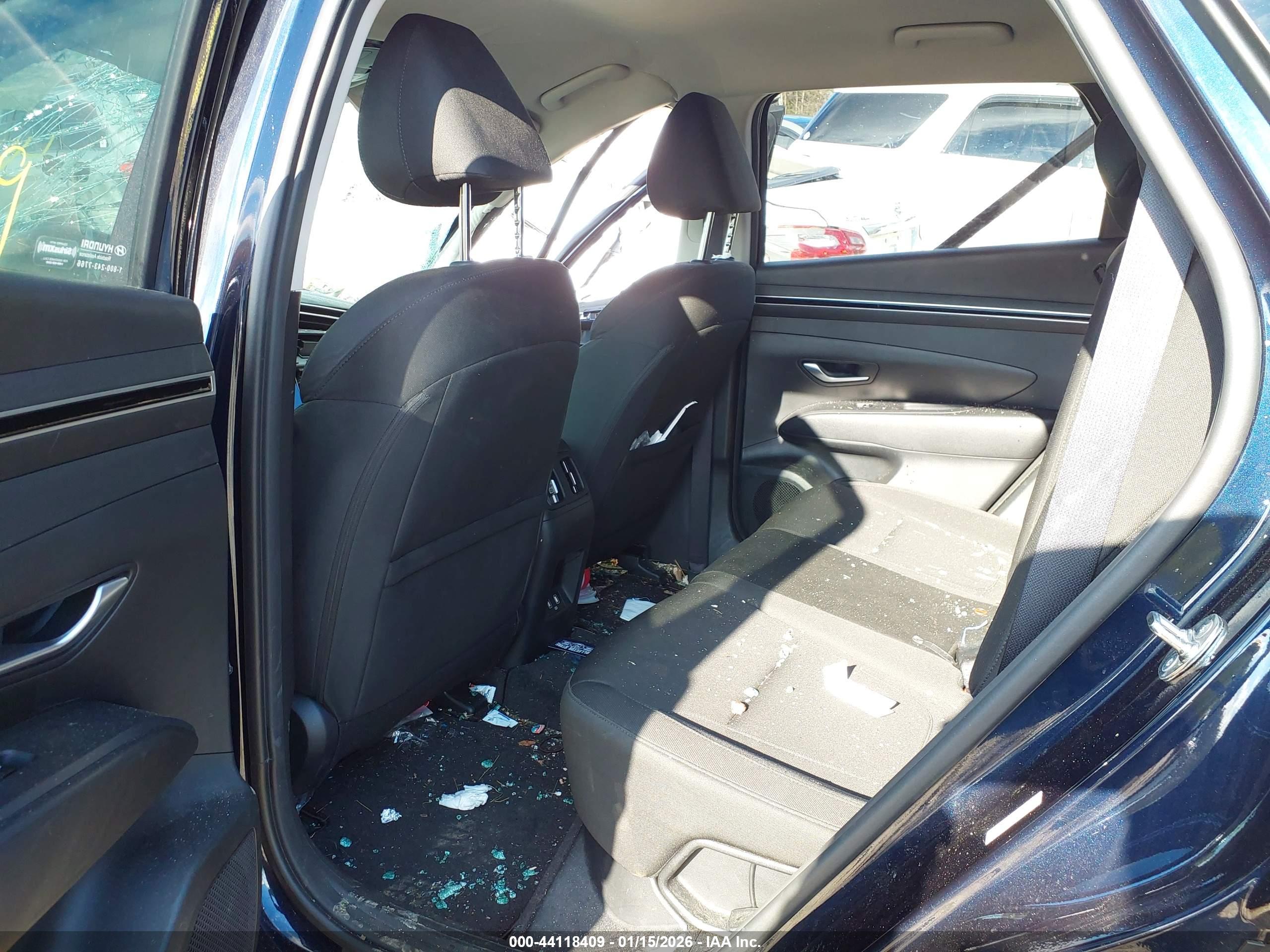 HYUNDAI TUCSON image 8