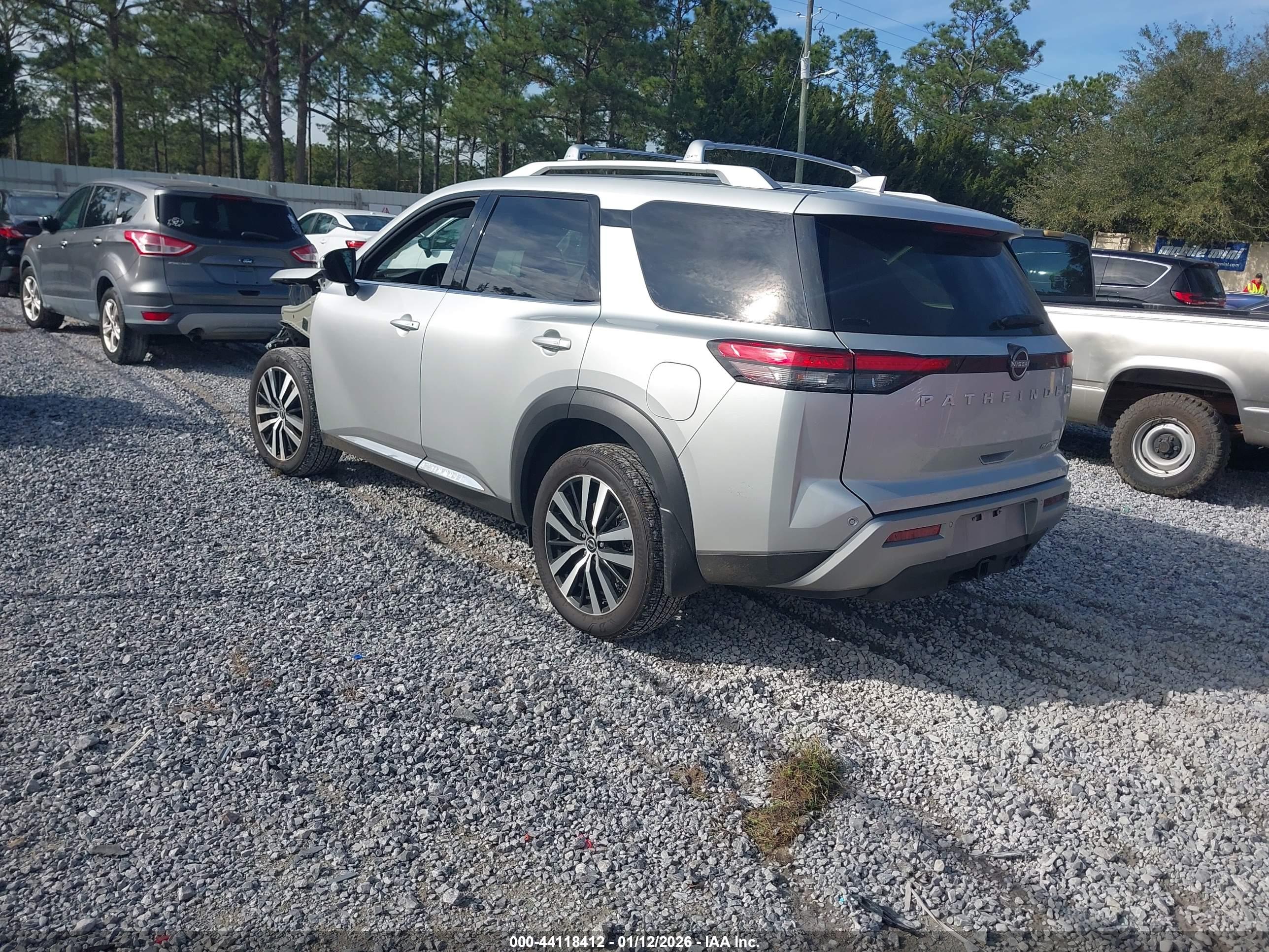 NISSAN PATHFINDER image 3