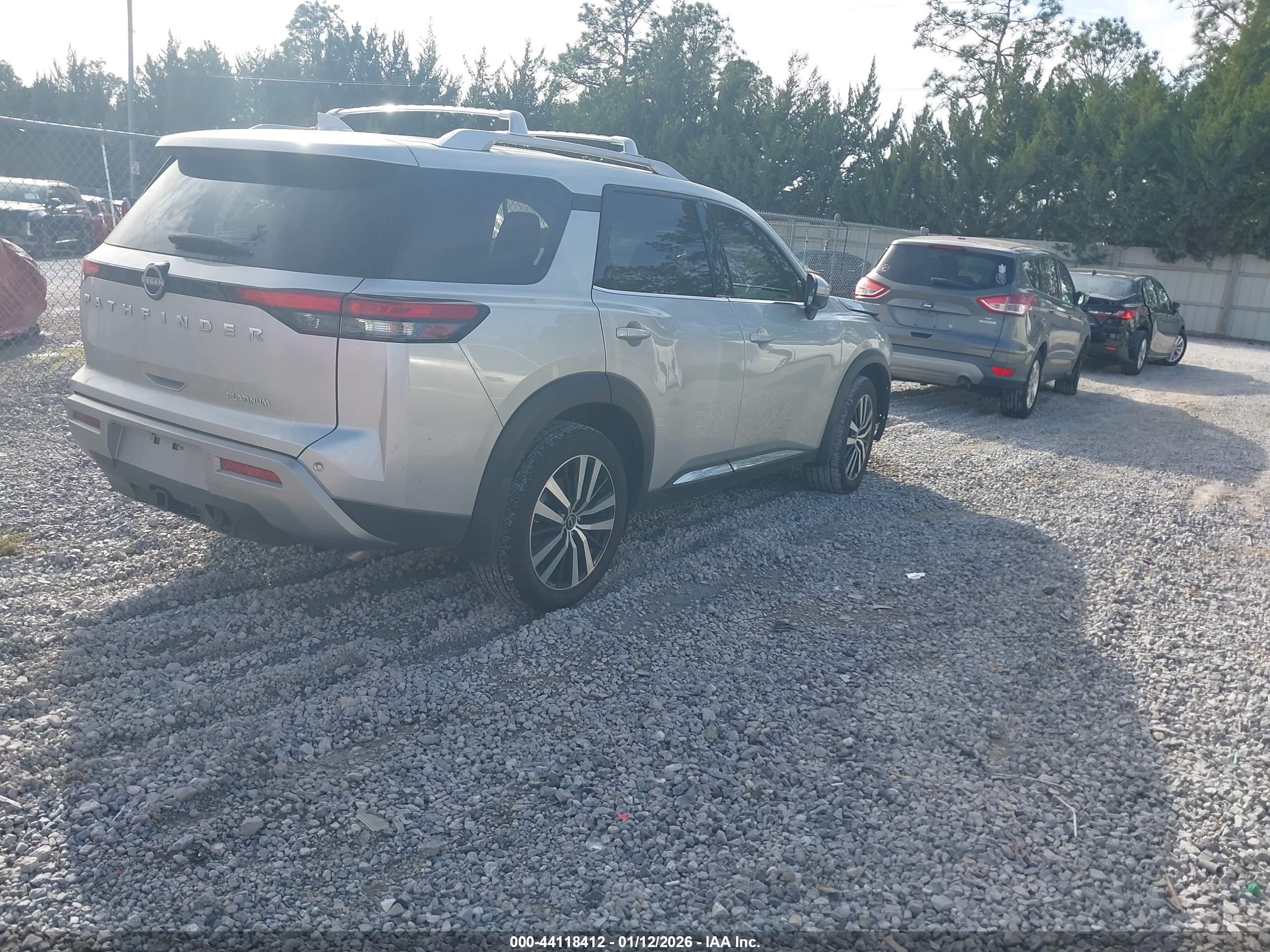 NISSAN PATHFINDER image 4
