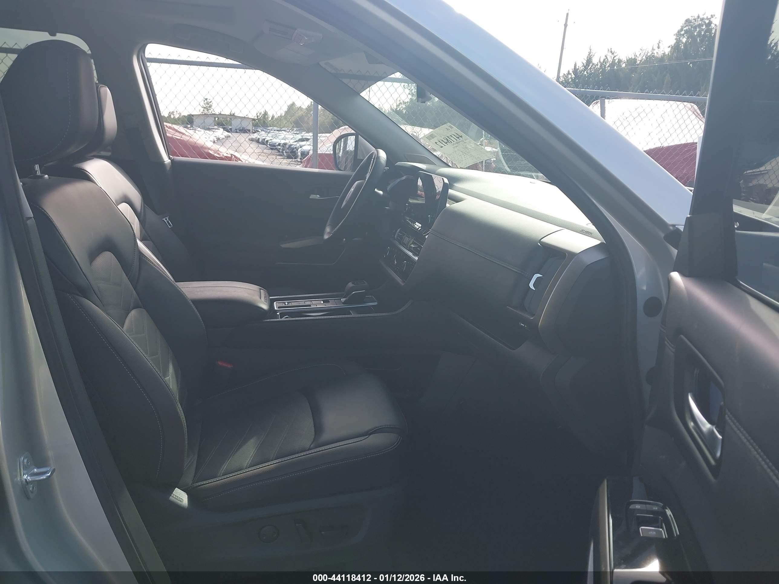 NISSAN PATHFINDER image 5