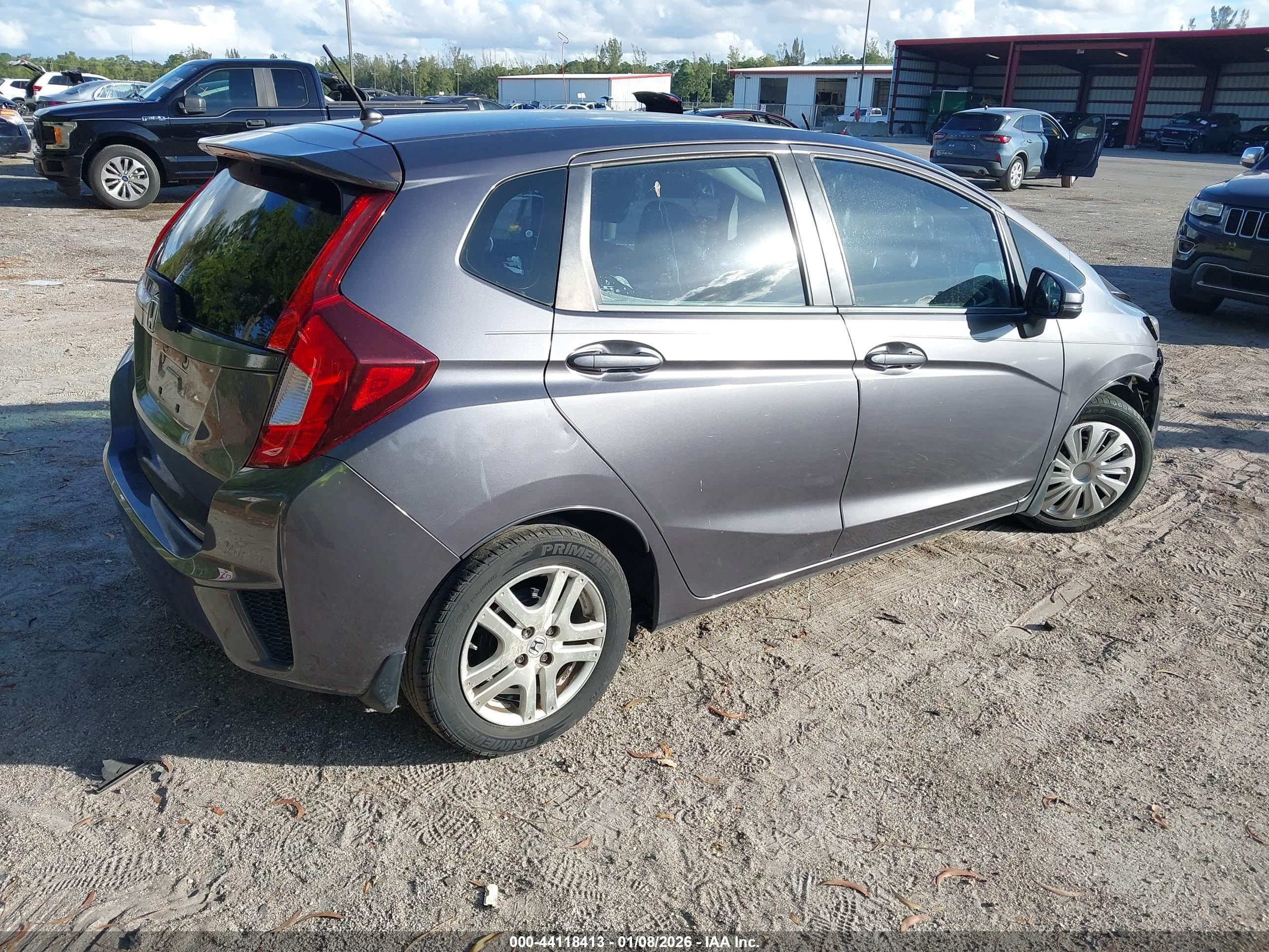 HONDA FIT image 4