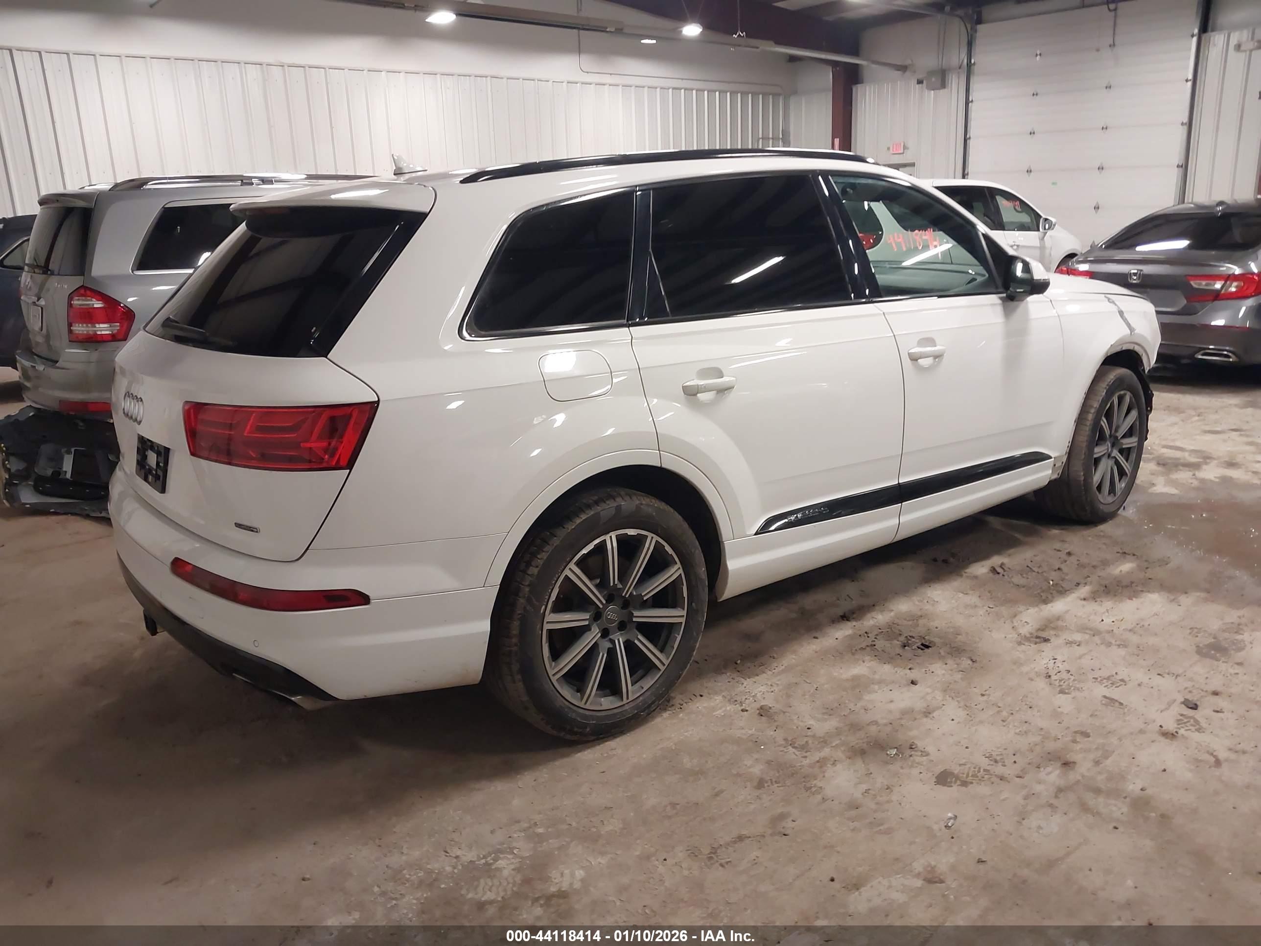 AUDI Q7 image 4