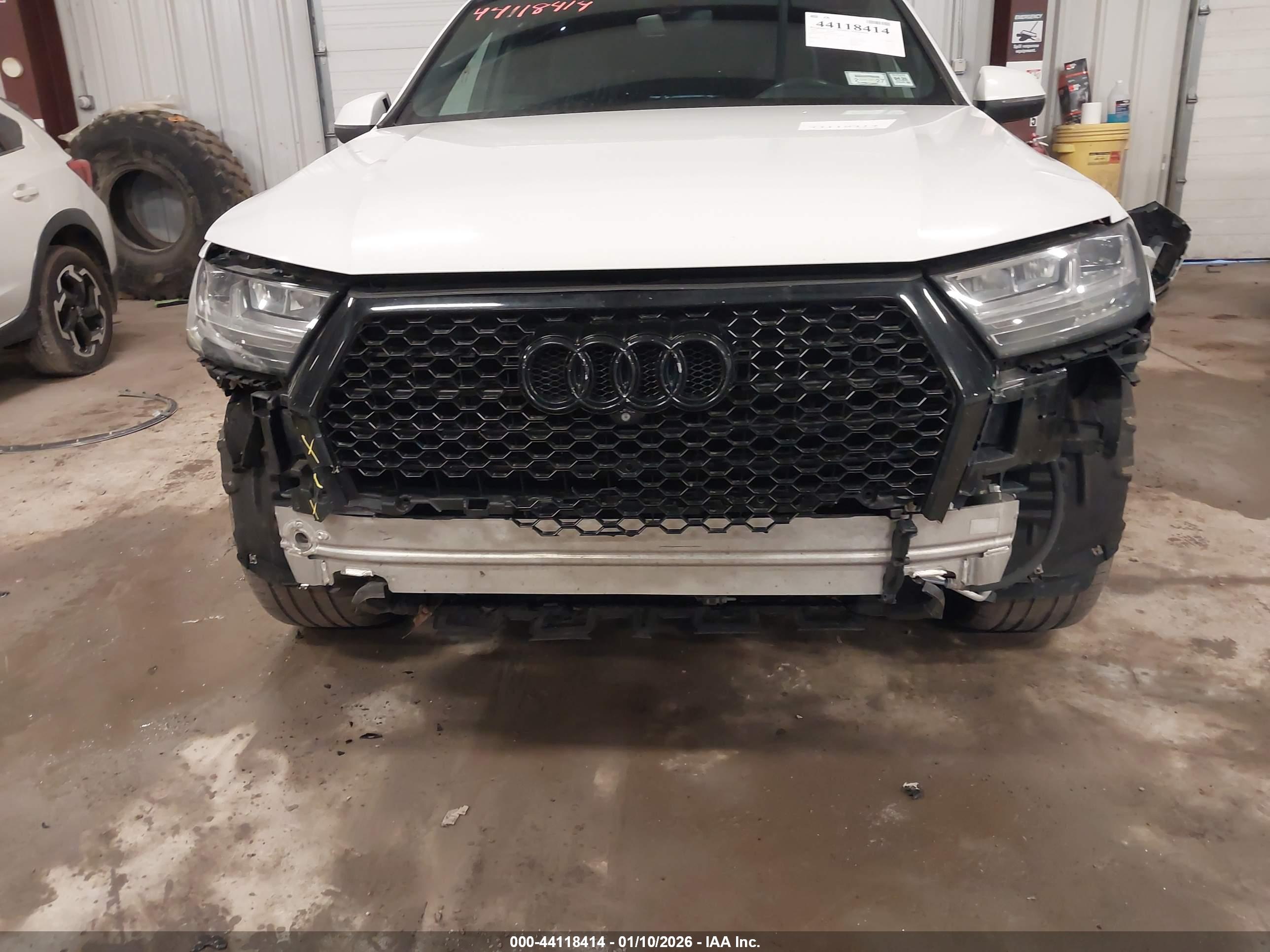 AUDI Q7 image 6