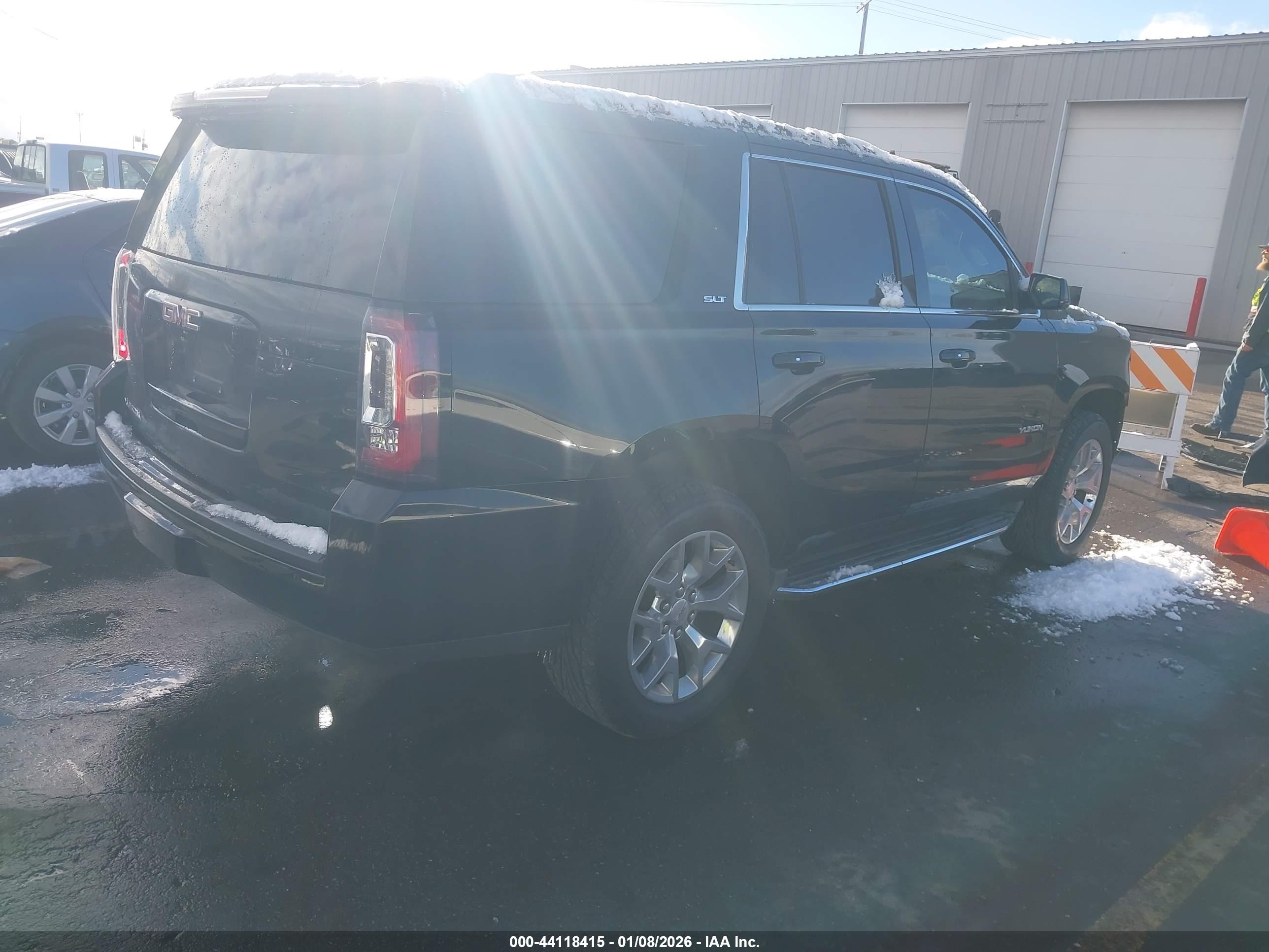 GMC YUKON image 4