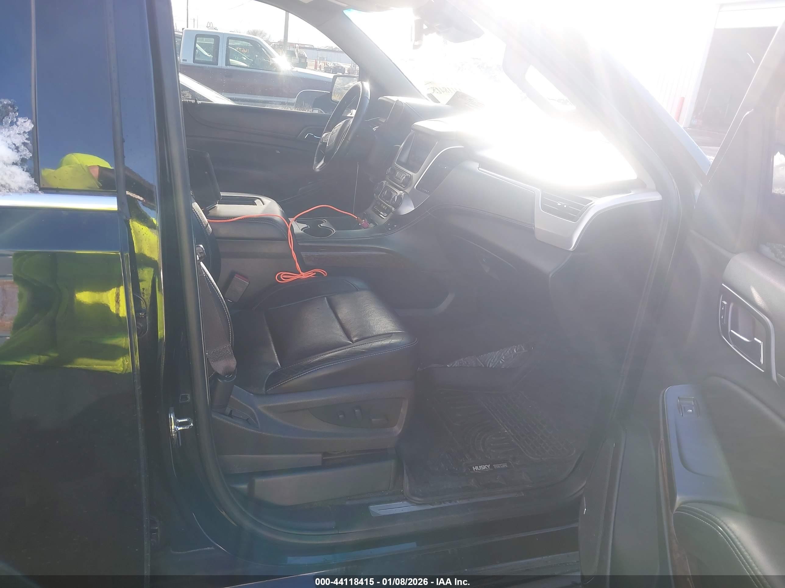 GMC YUKON image 5