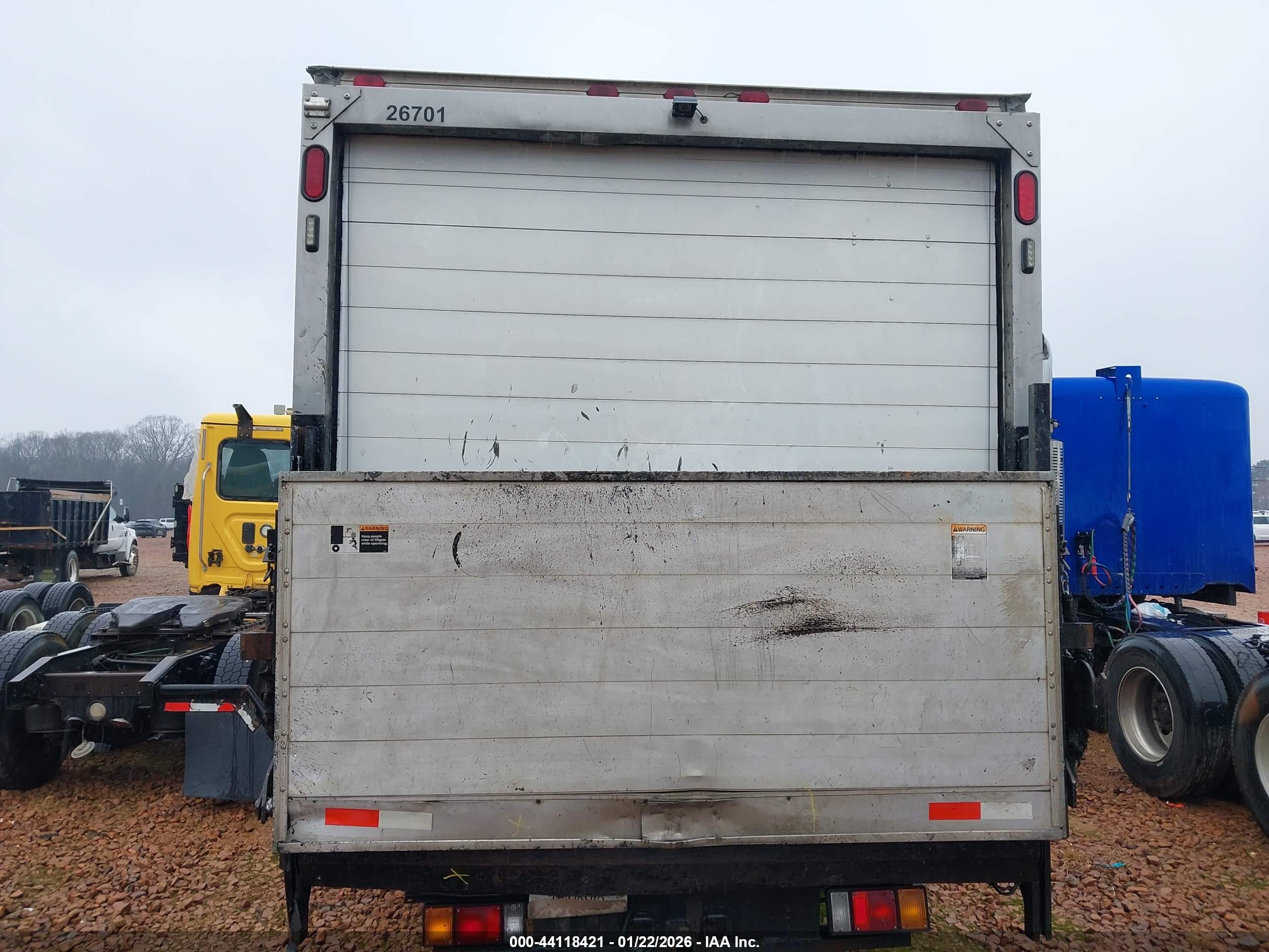 ISUZU NQR image 8