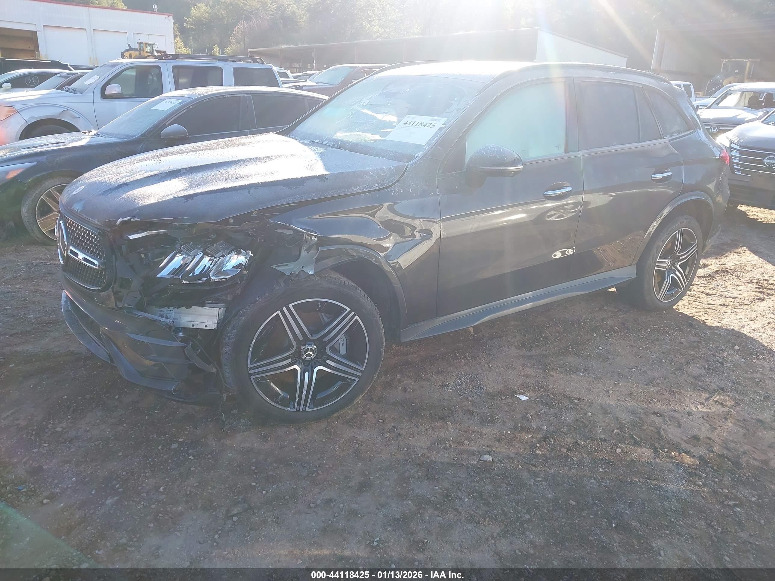 MERCEDES-BENZ GLC image 2