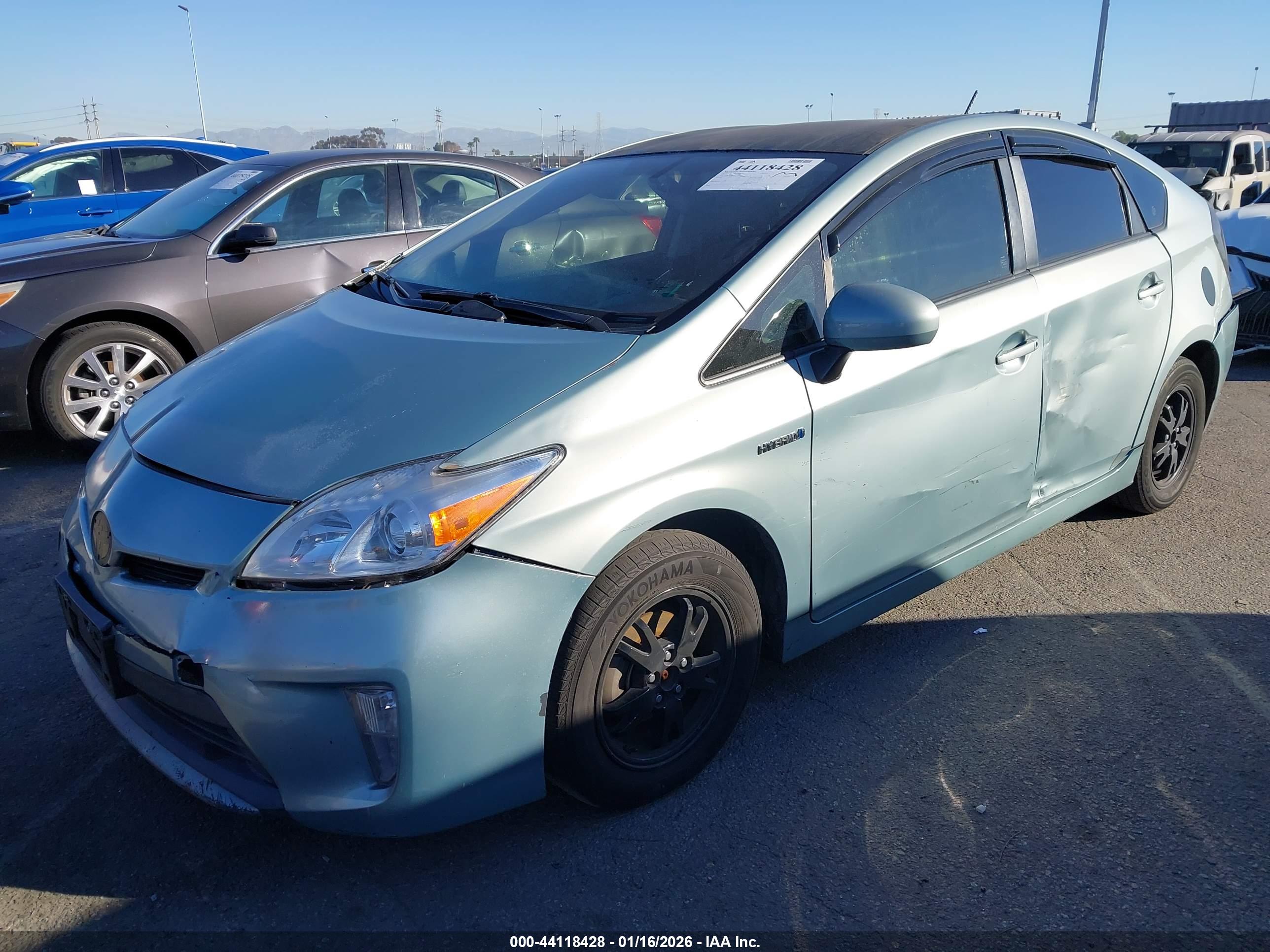 TOYOTA PRIUS image 2
