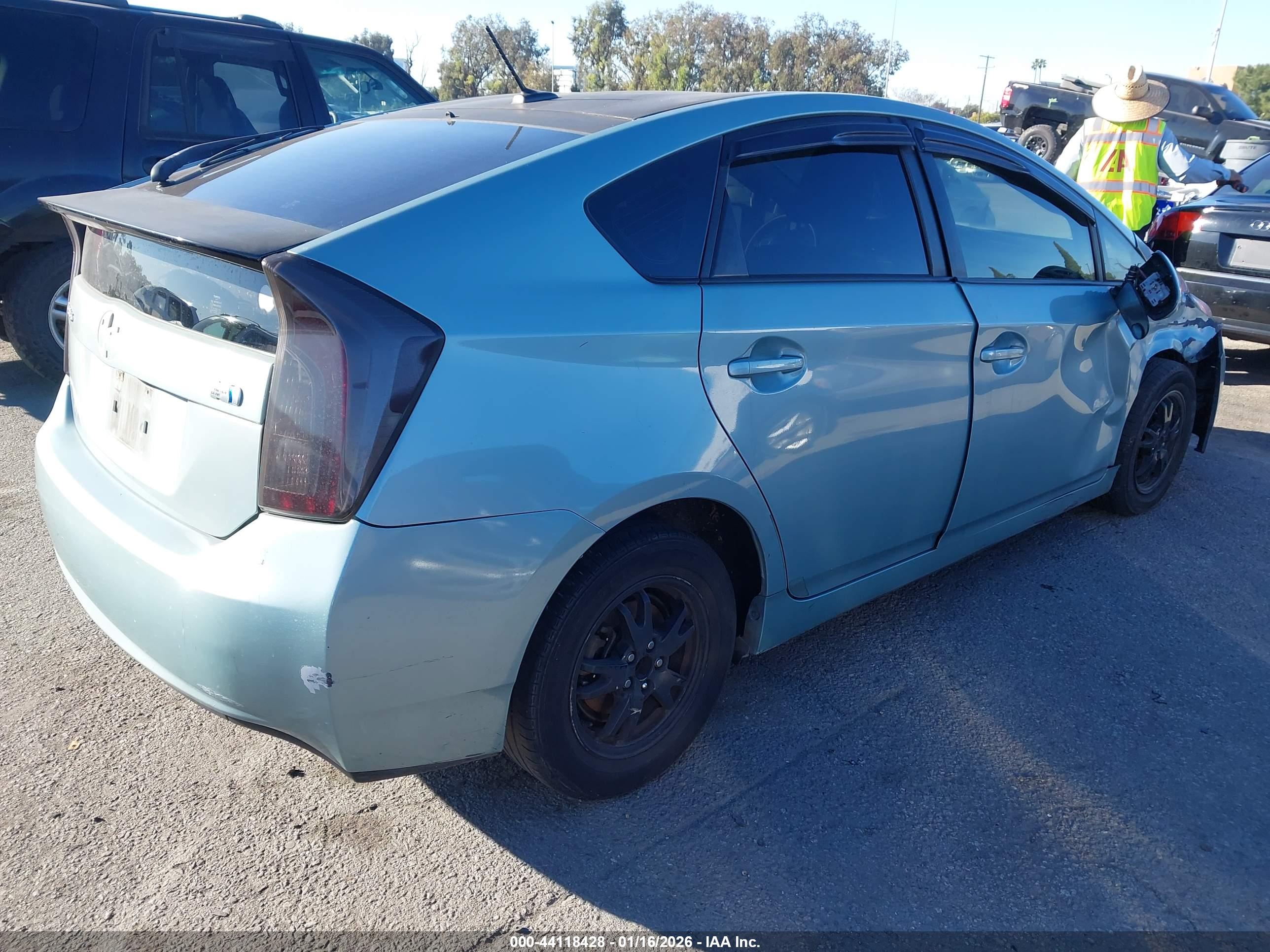 TOYOTA PRIUS image 4