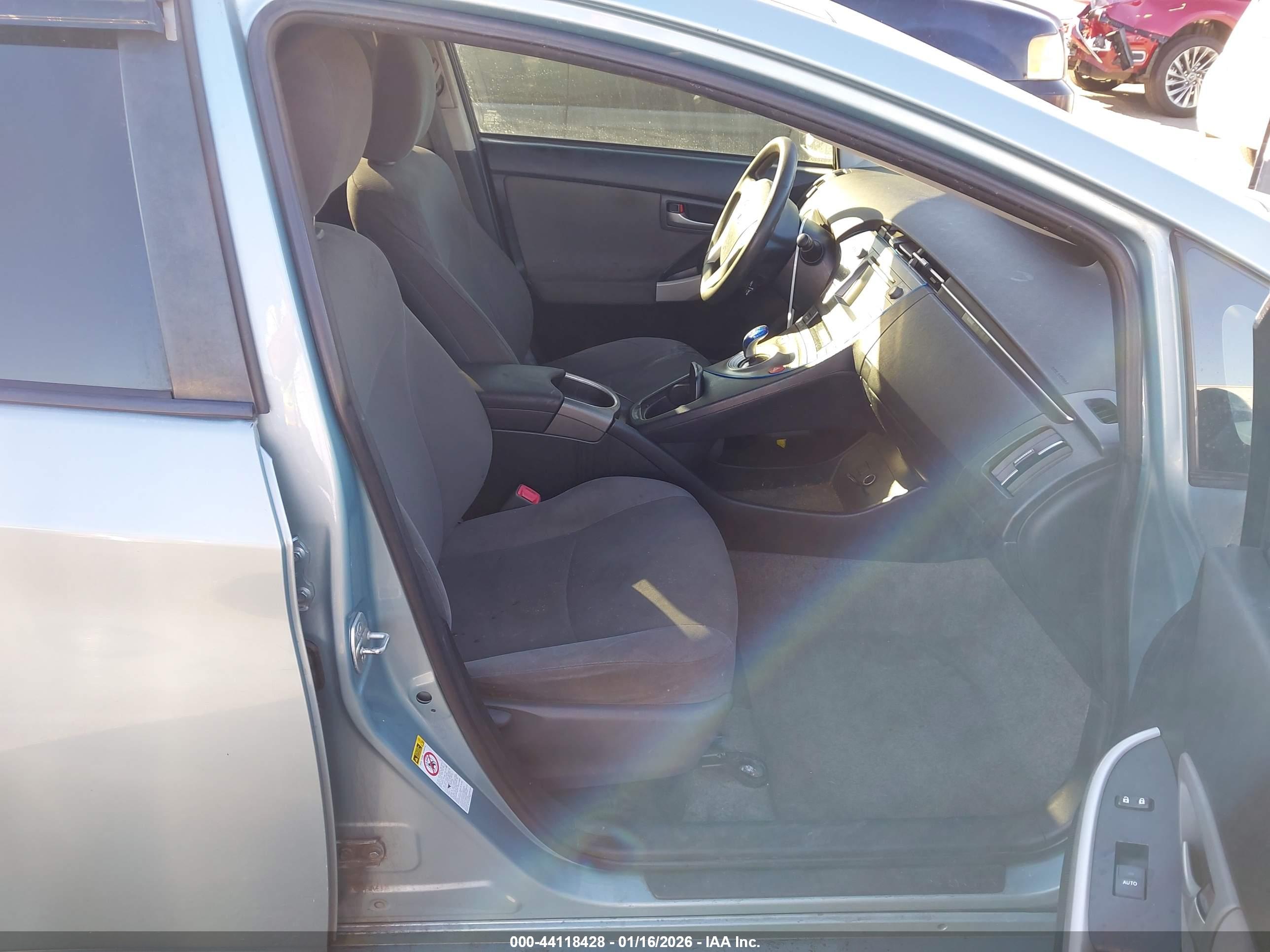 TOYOTA PRIUS image 5