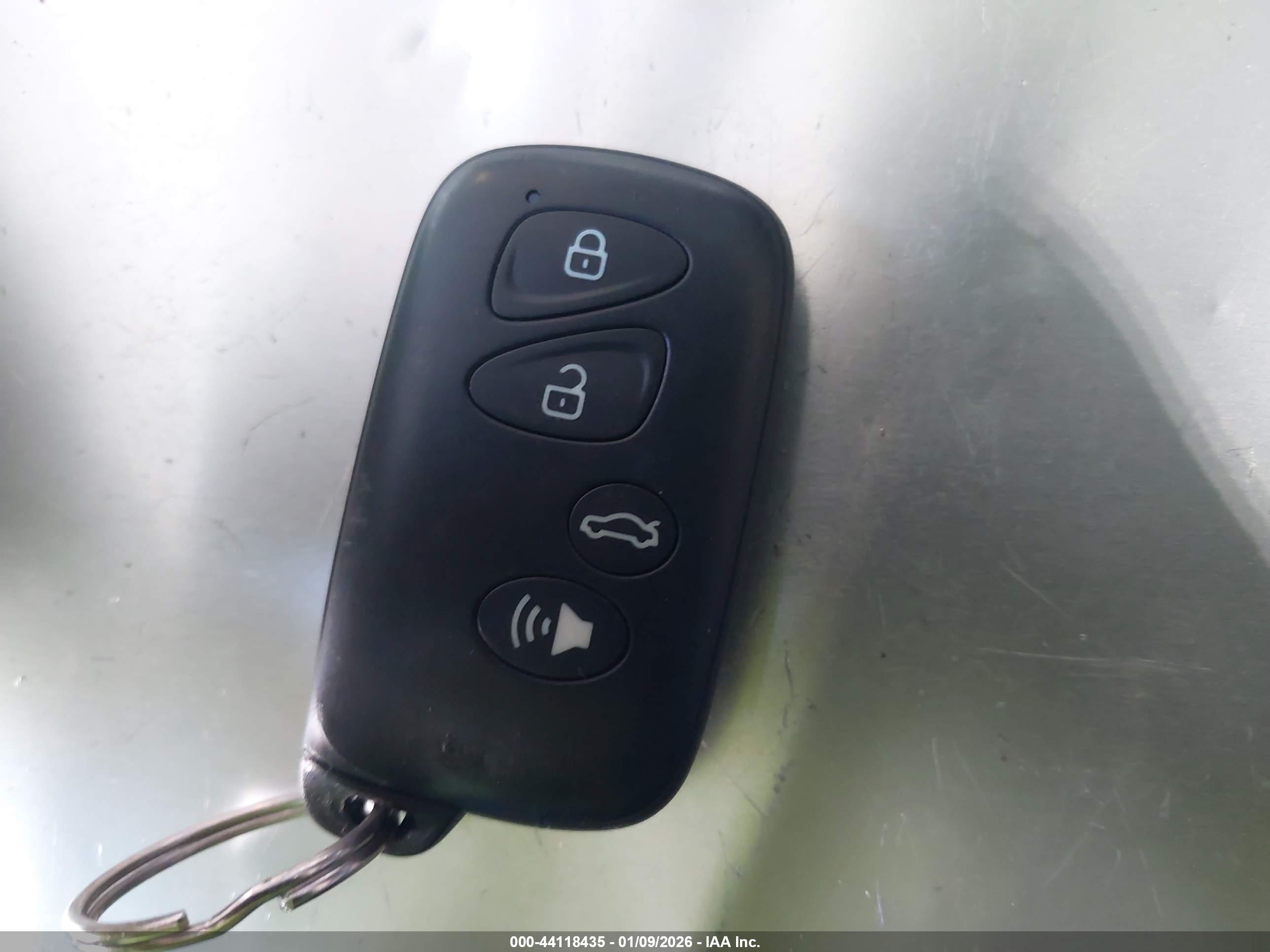 LEXUS ES image 11