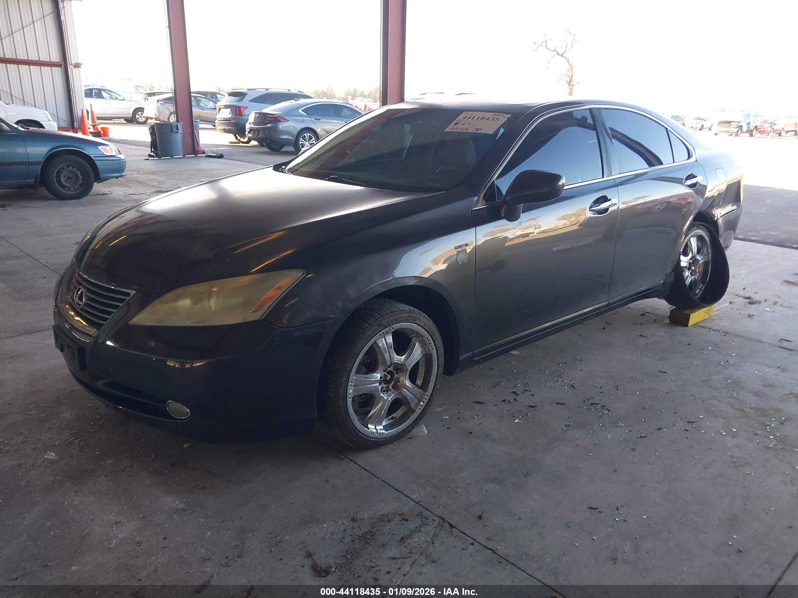 LEXUS ES image 2