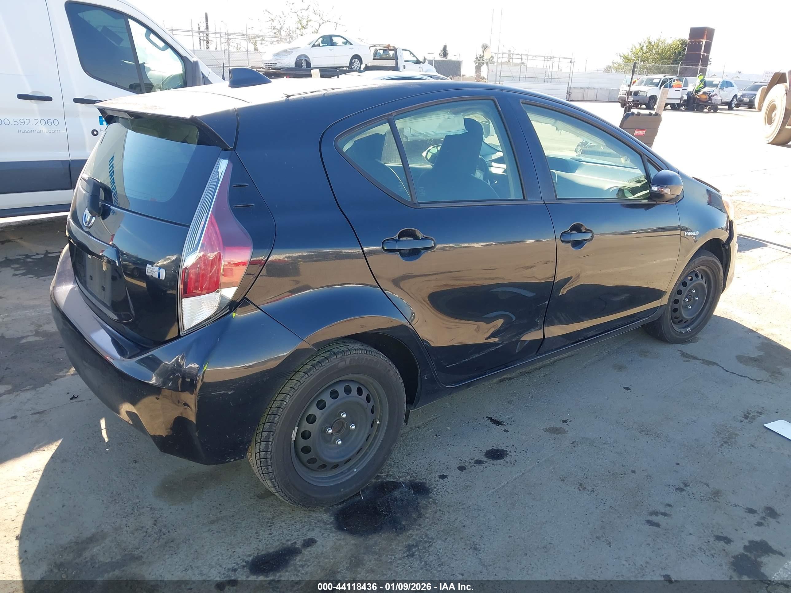 TOYOTA PRIUS image 4