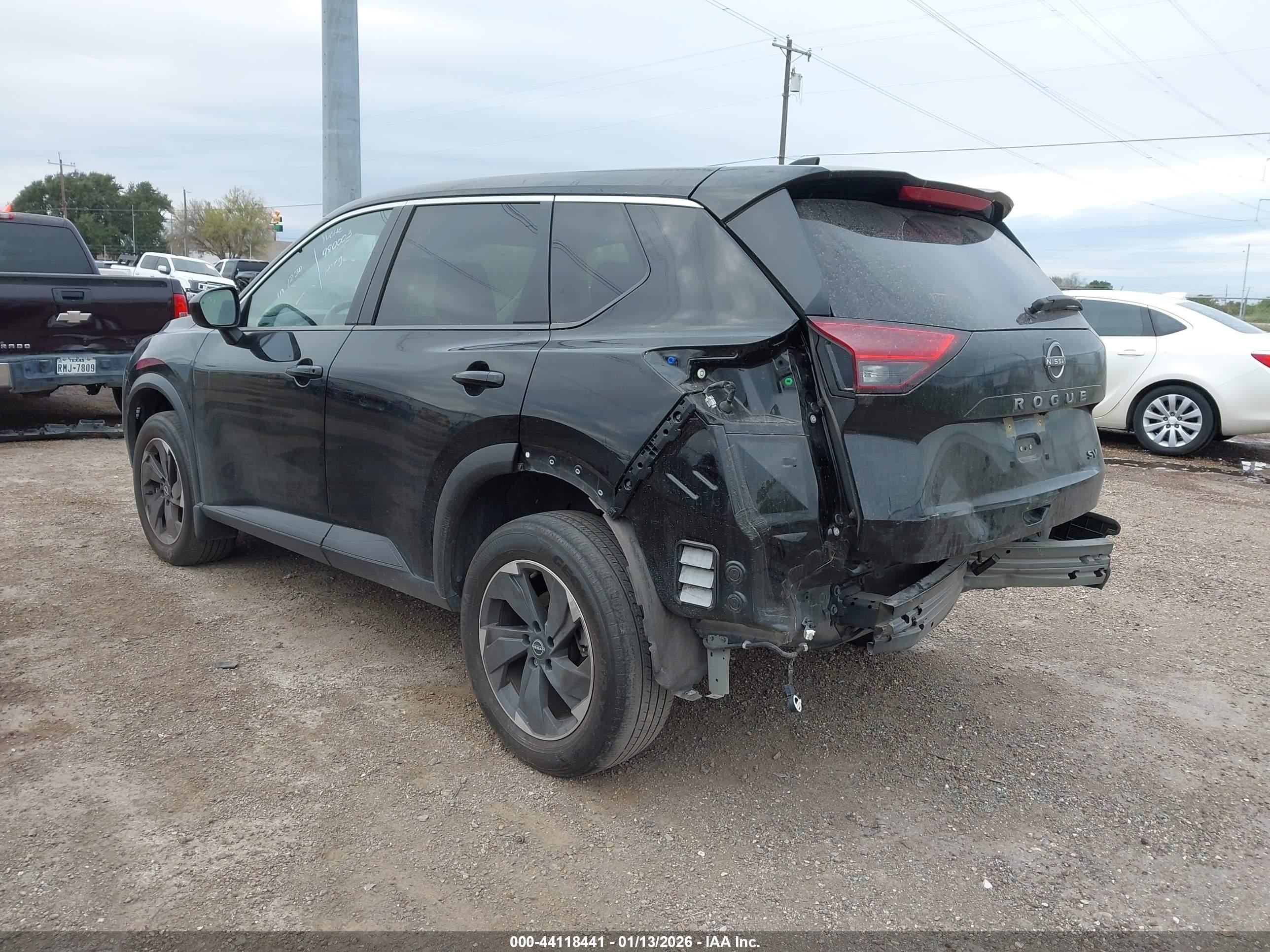 NISSAN ROGUE image 3