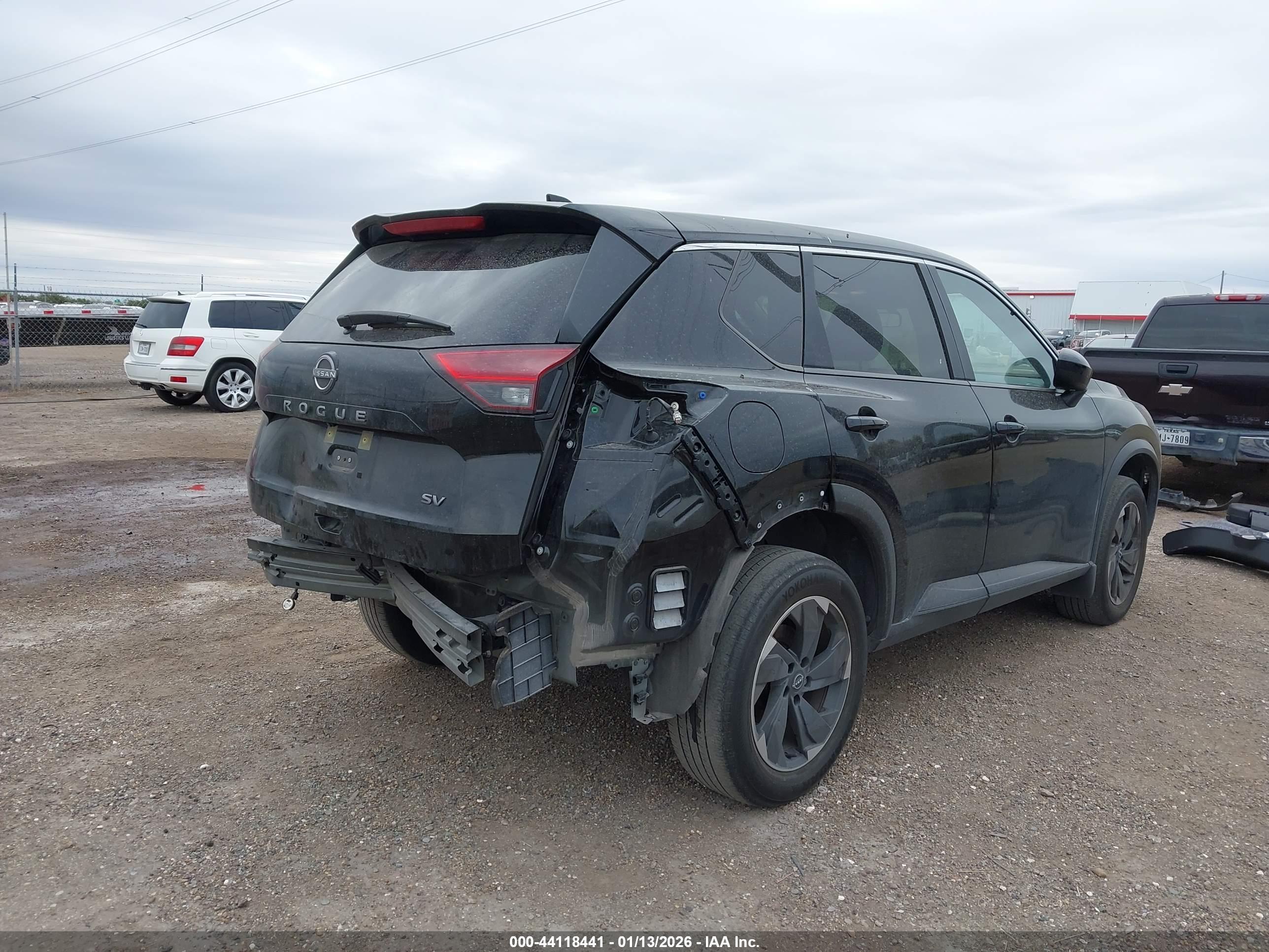 NISSAN ROGUE image 4