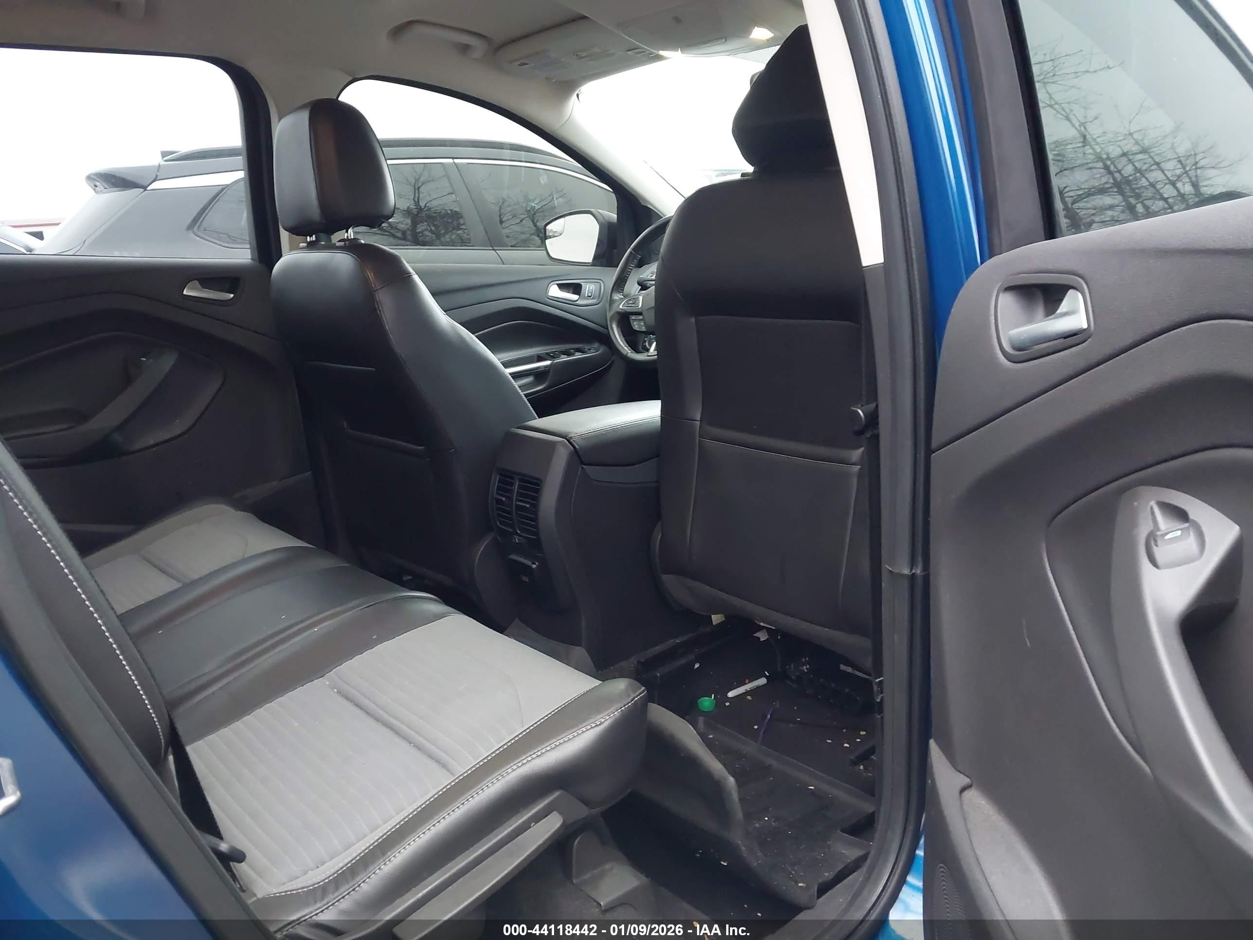 FORD ESCAPE image 8