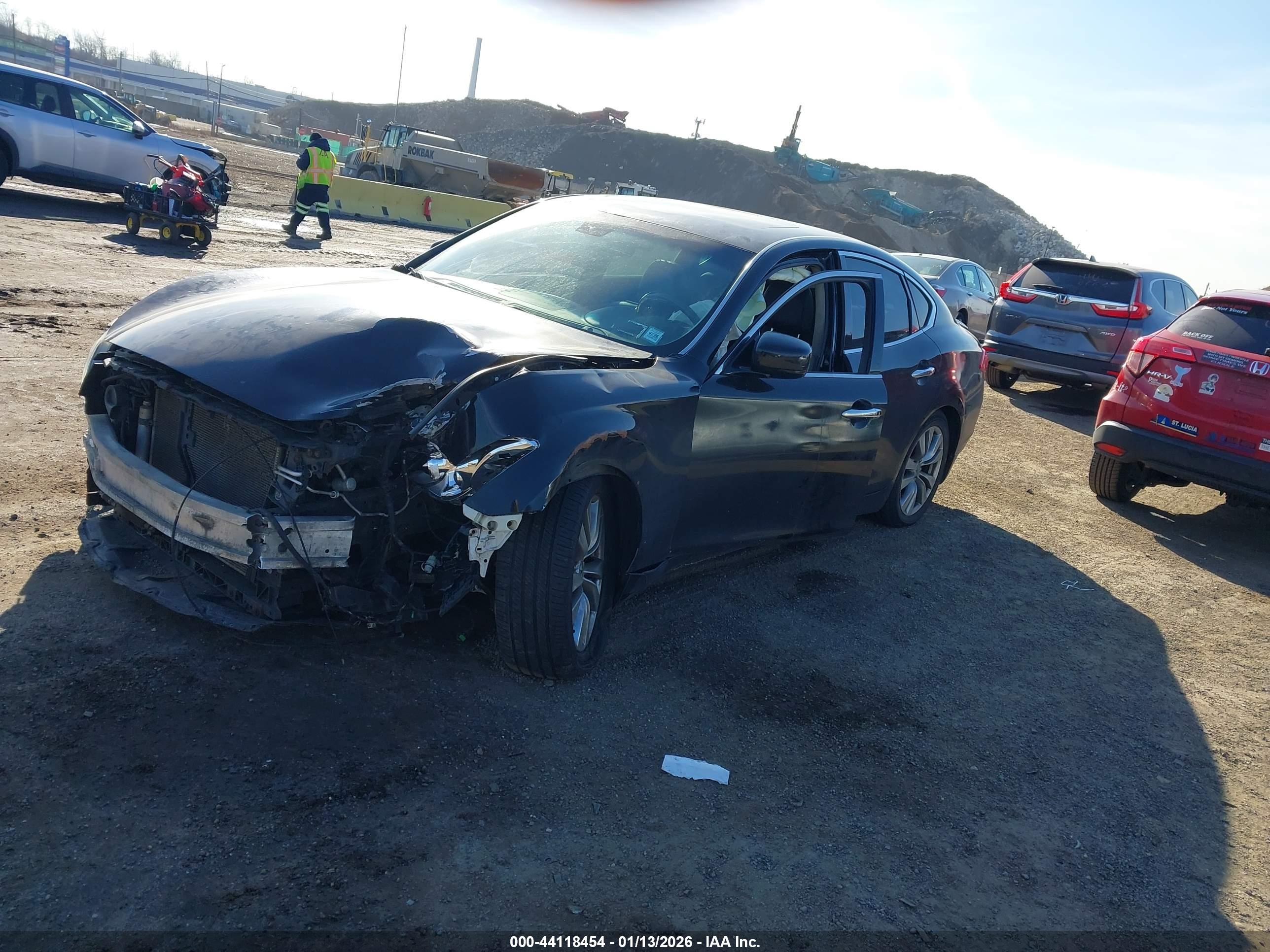 INFINITI M37X image 2
