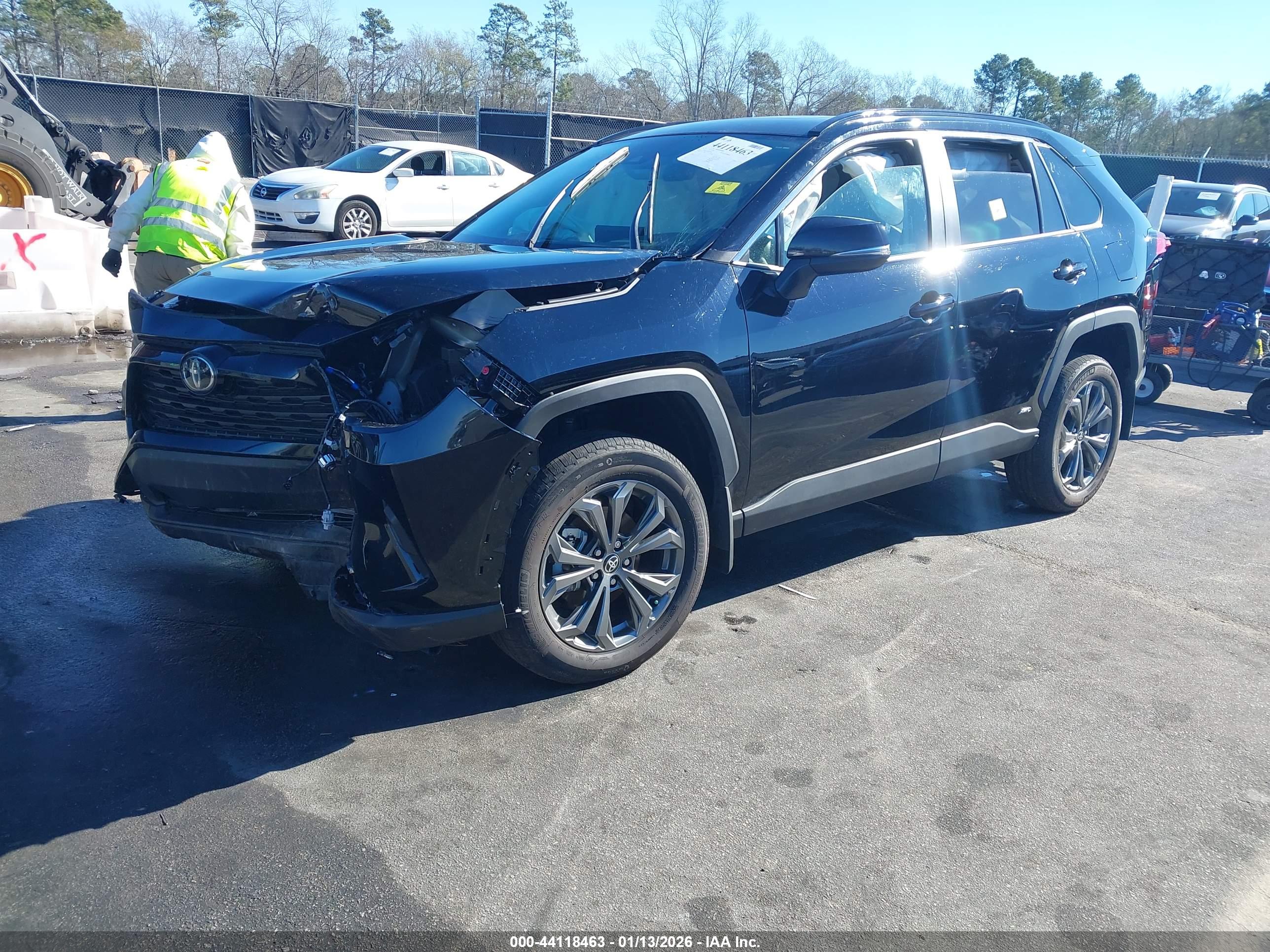 TOYOTA RAV4 image 2