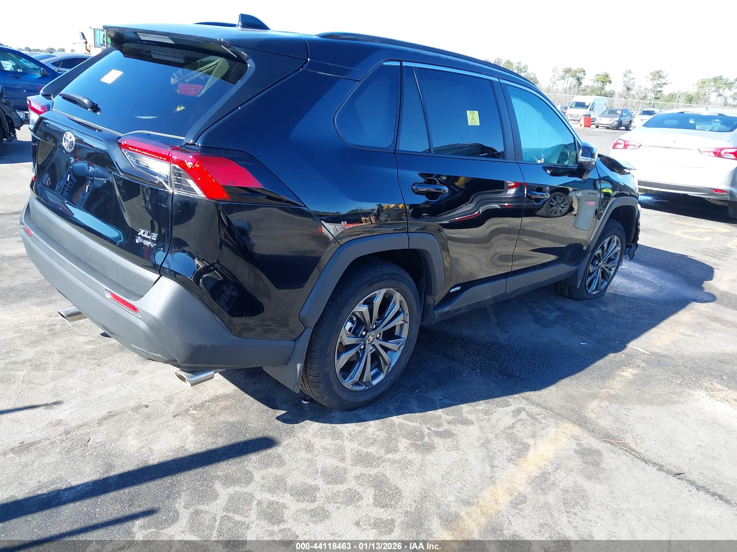 TOYOTA RAV4 image 4