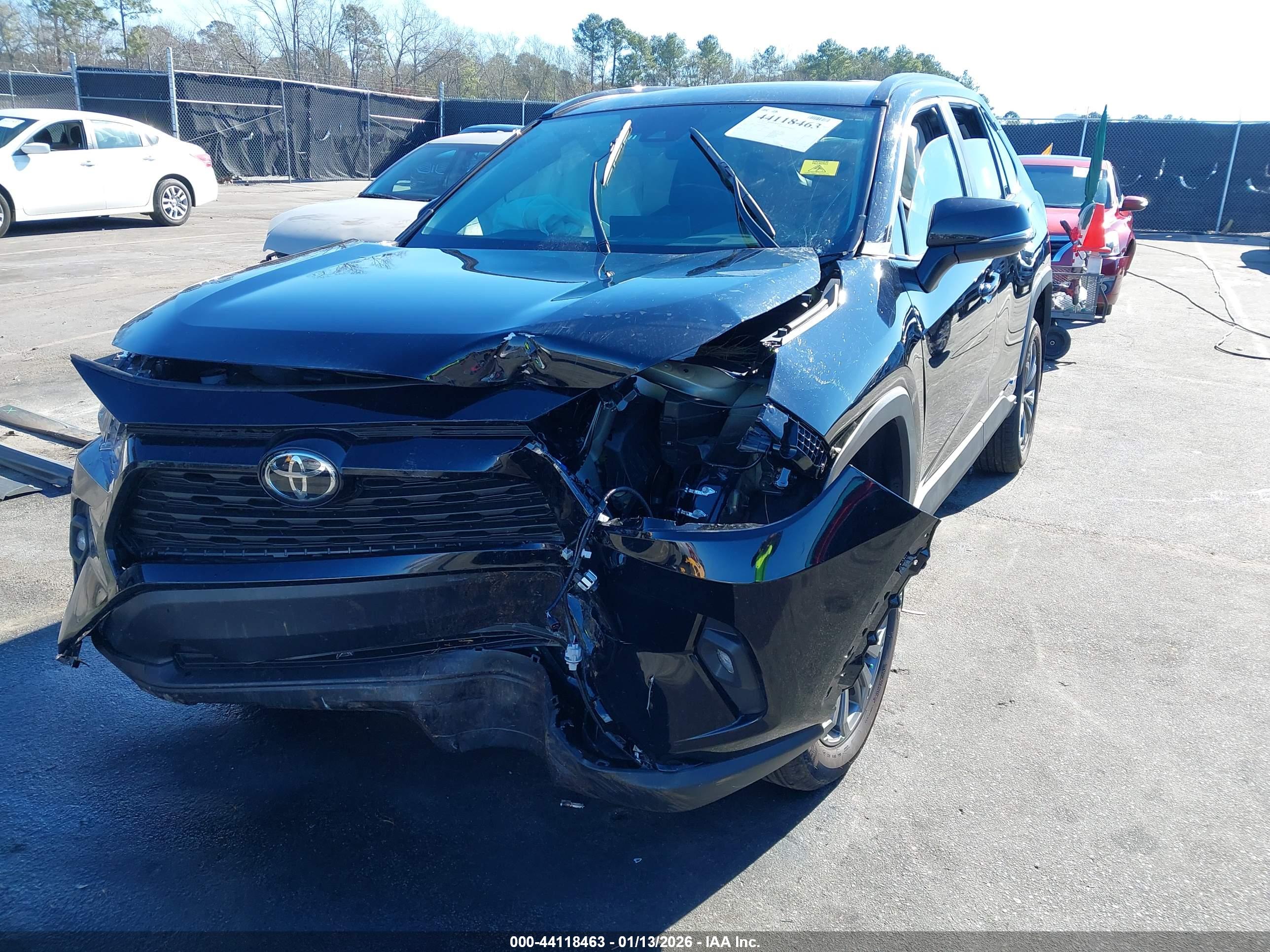 TOYOTA RAV4 image 6