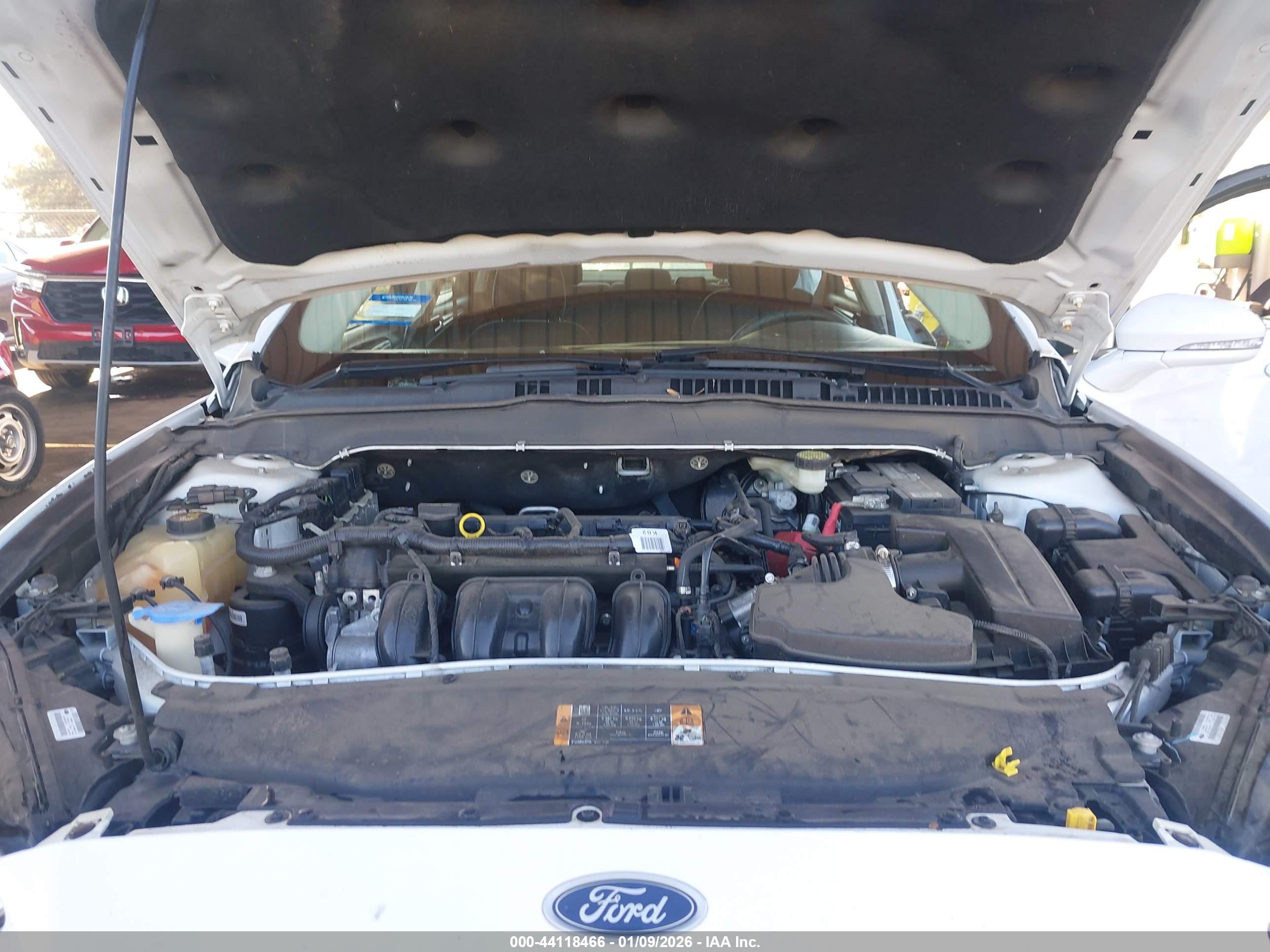 FORD FUSION image 10