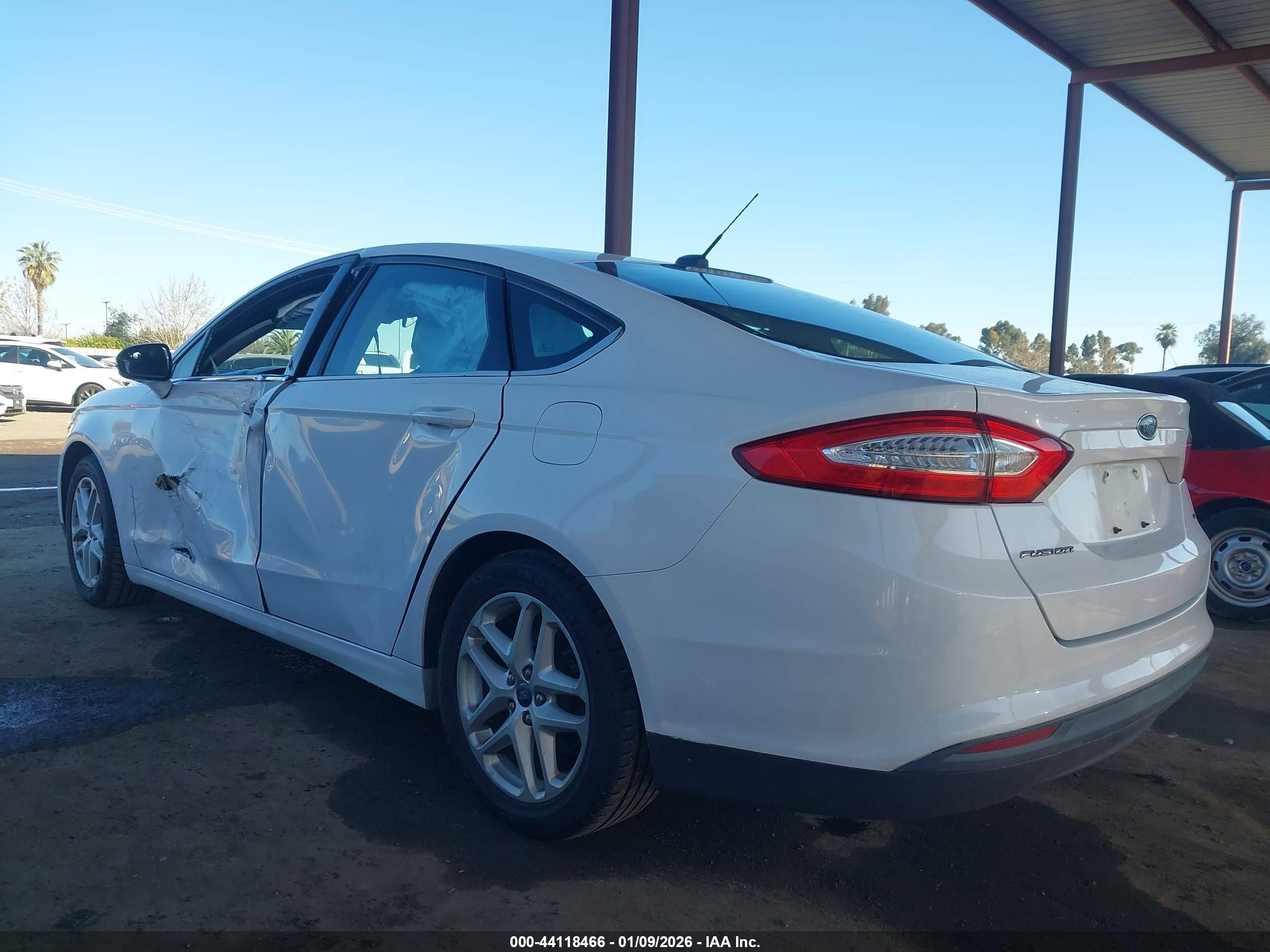 FORD FUSION image 3