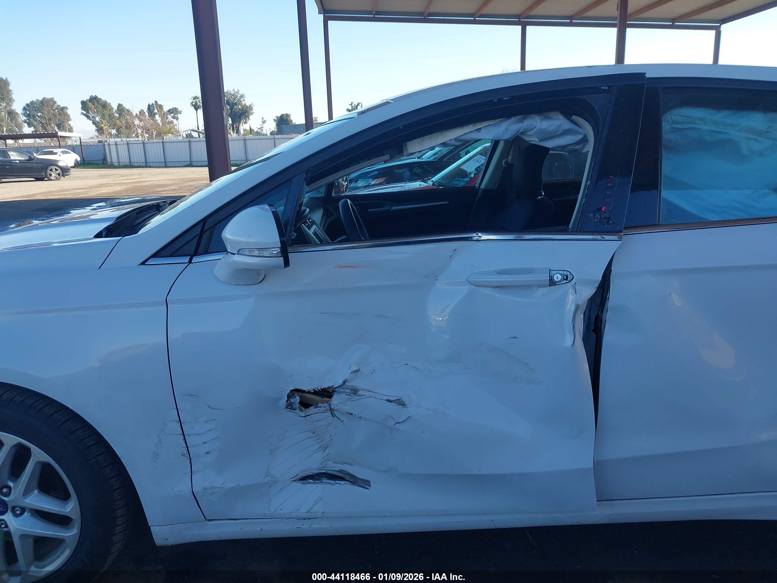 FORD FUSION image 6