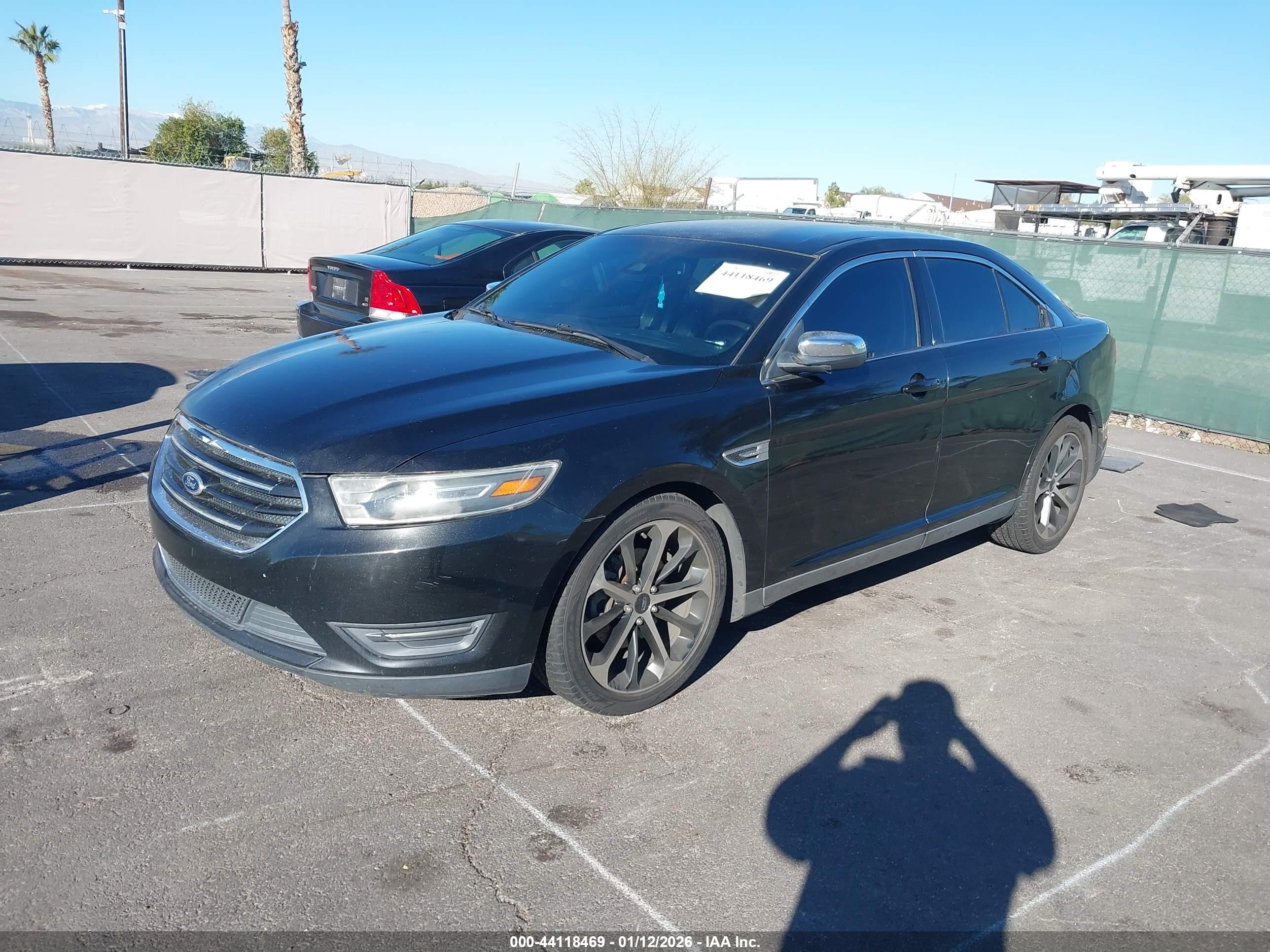 FORD TAURUS image 2
