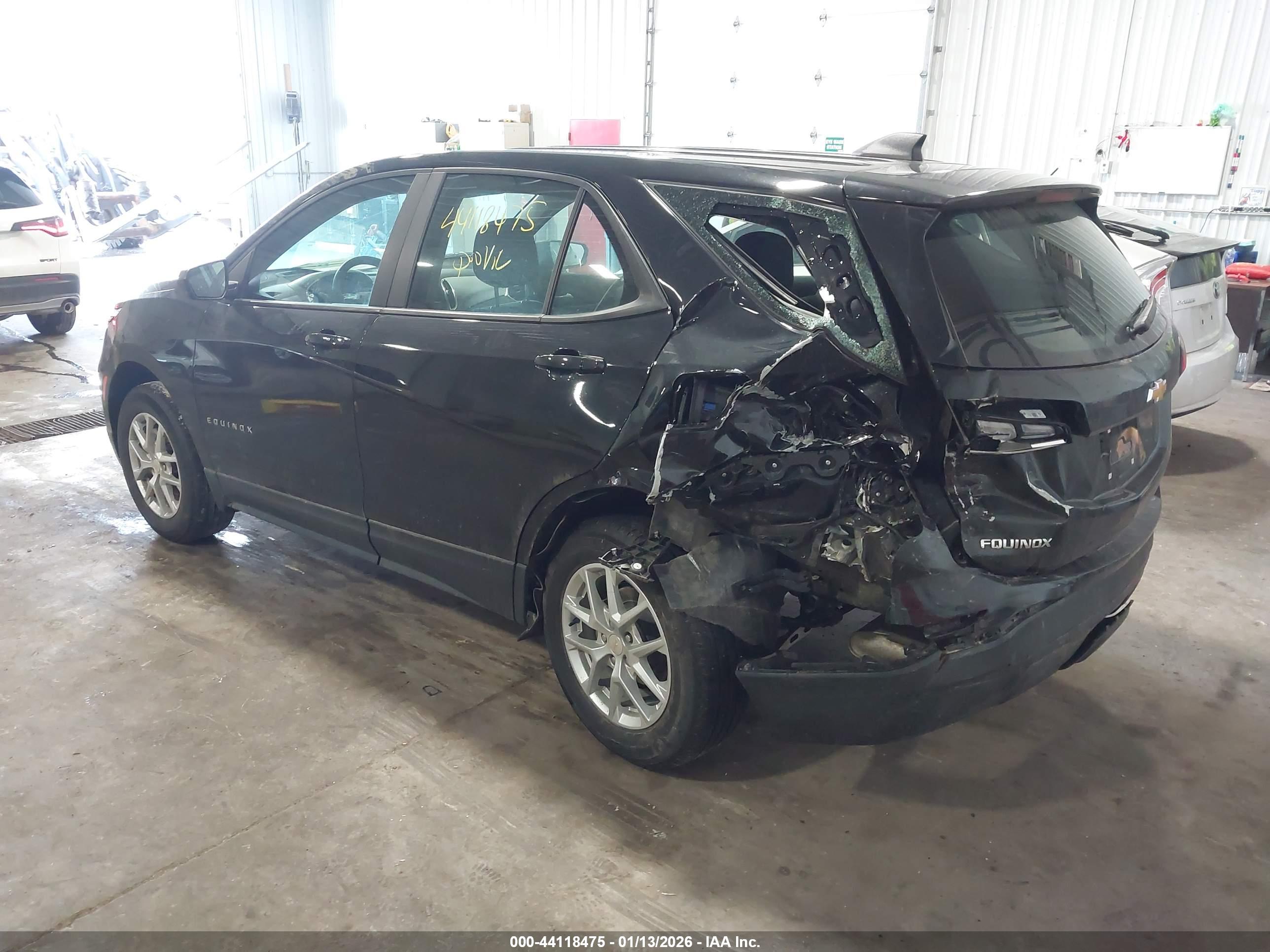CHEVROLET EQUINOX image 3