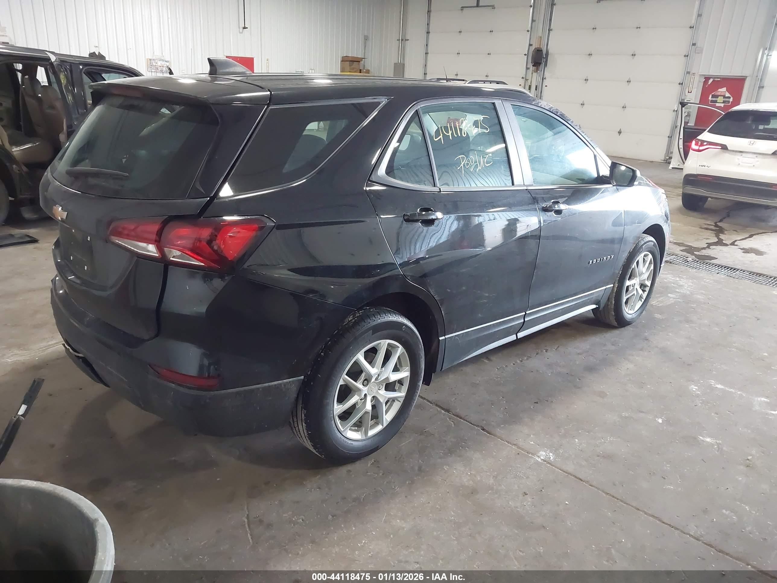 CHEVROLET EQUINOX image 4