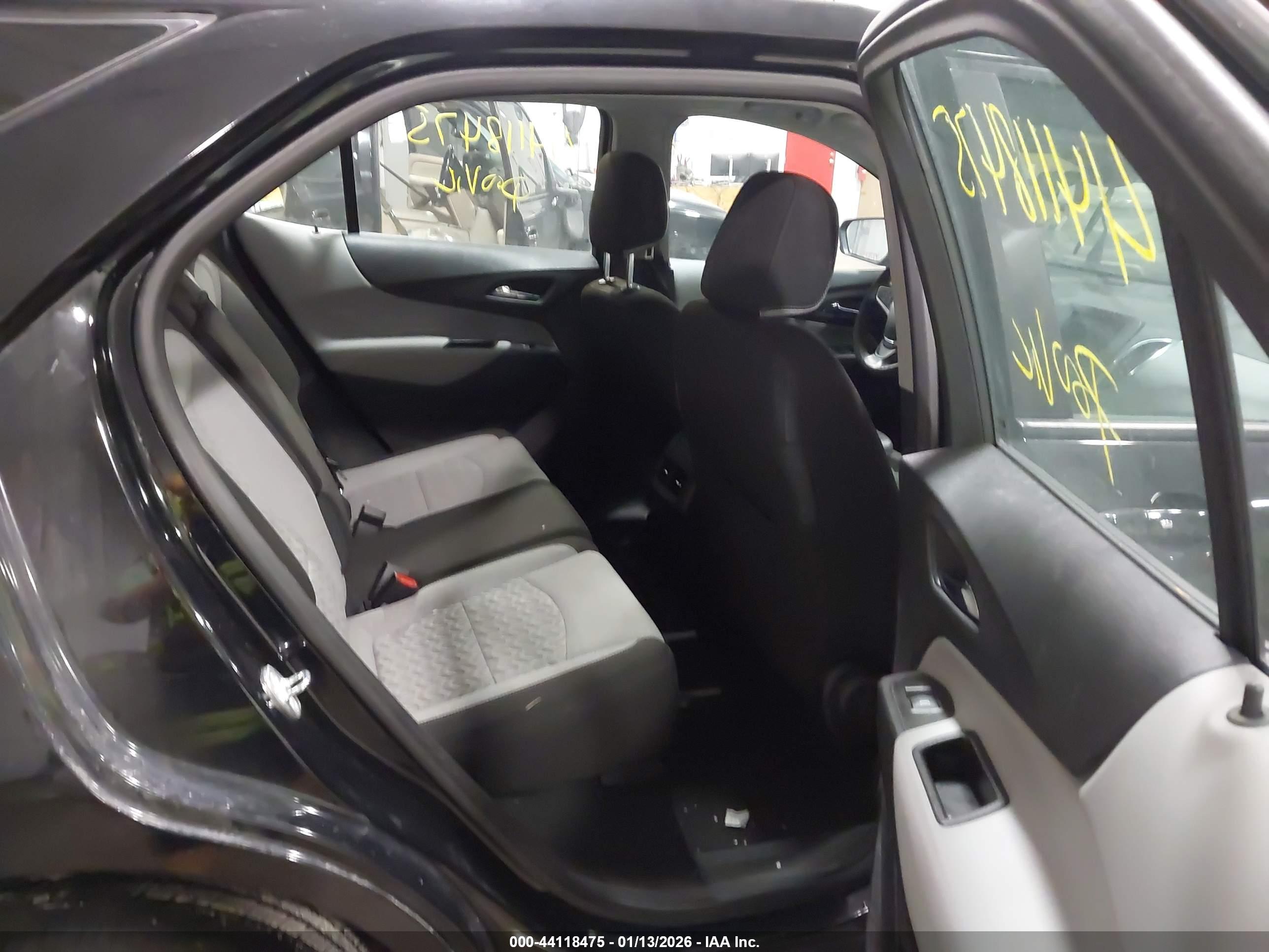 CHEVROLET EQUINOX image 8