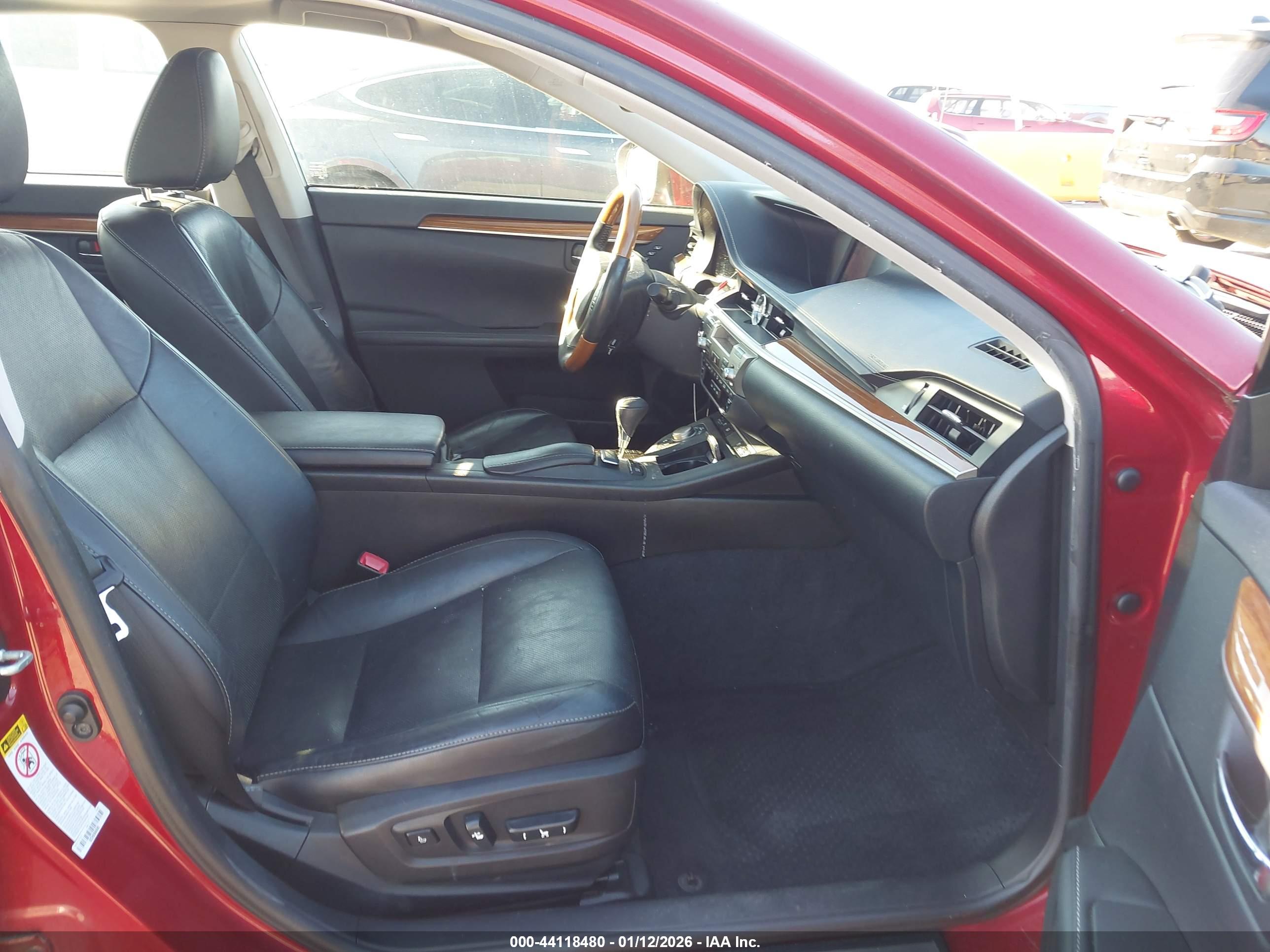 LEXUS ES image 5